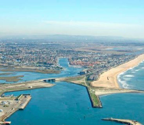 Gorgeous aerial view of #HuntingtonHarbour, the coastline and the @BolsaChica_LT on the left - if you're looking for a tranquil place to keep your boat, give us a call - (714) 840-5545 we have some #slipsforrent.
.
#hhmarina #boatsofinstagram #huntin
