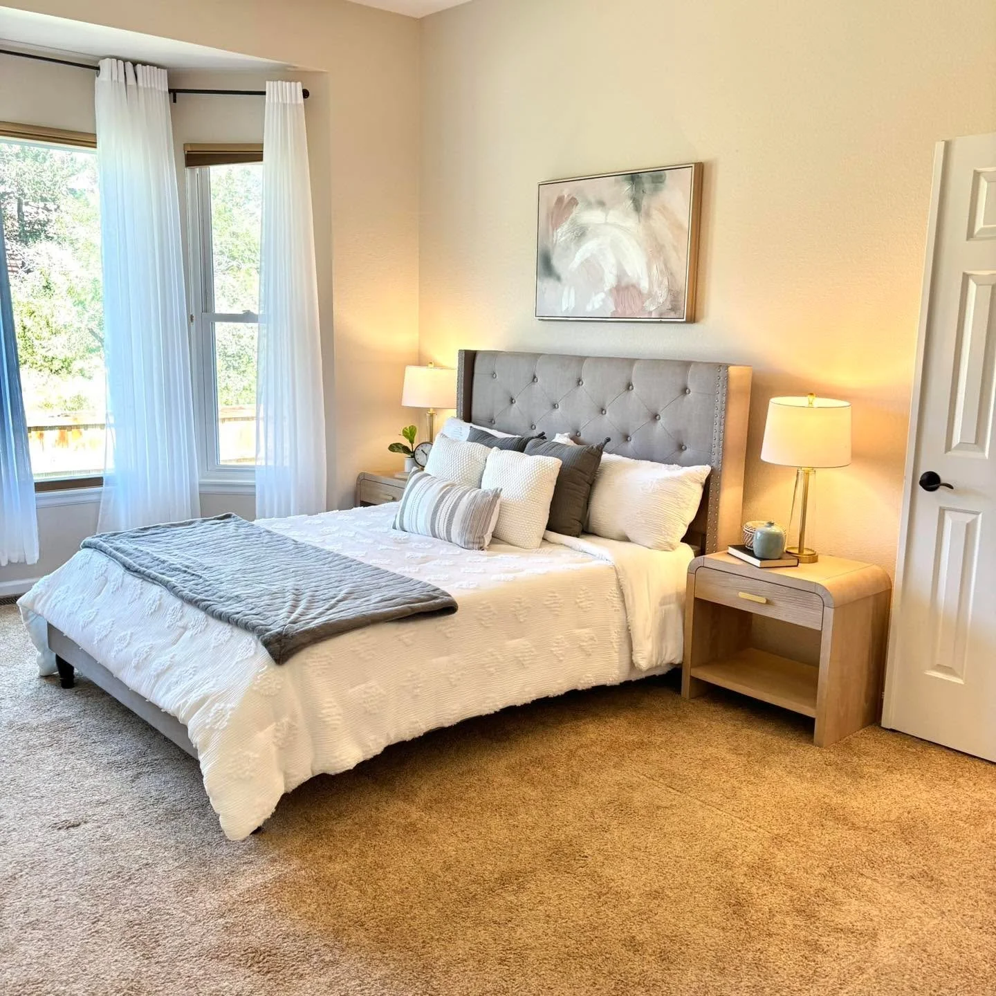 Love the soft lines and airy feel of this primary bedroom! This adorable home is on the market now! 

#5280magazine #acutedesigner #stagingworks #liveindenver #stagingsells #denverrealestate #girlboss #housetour #coloradorealtor #homesweethome #insta