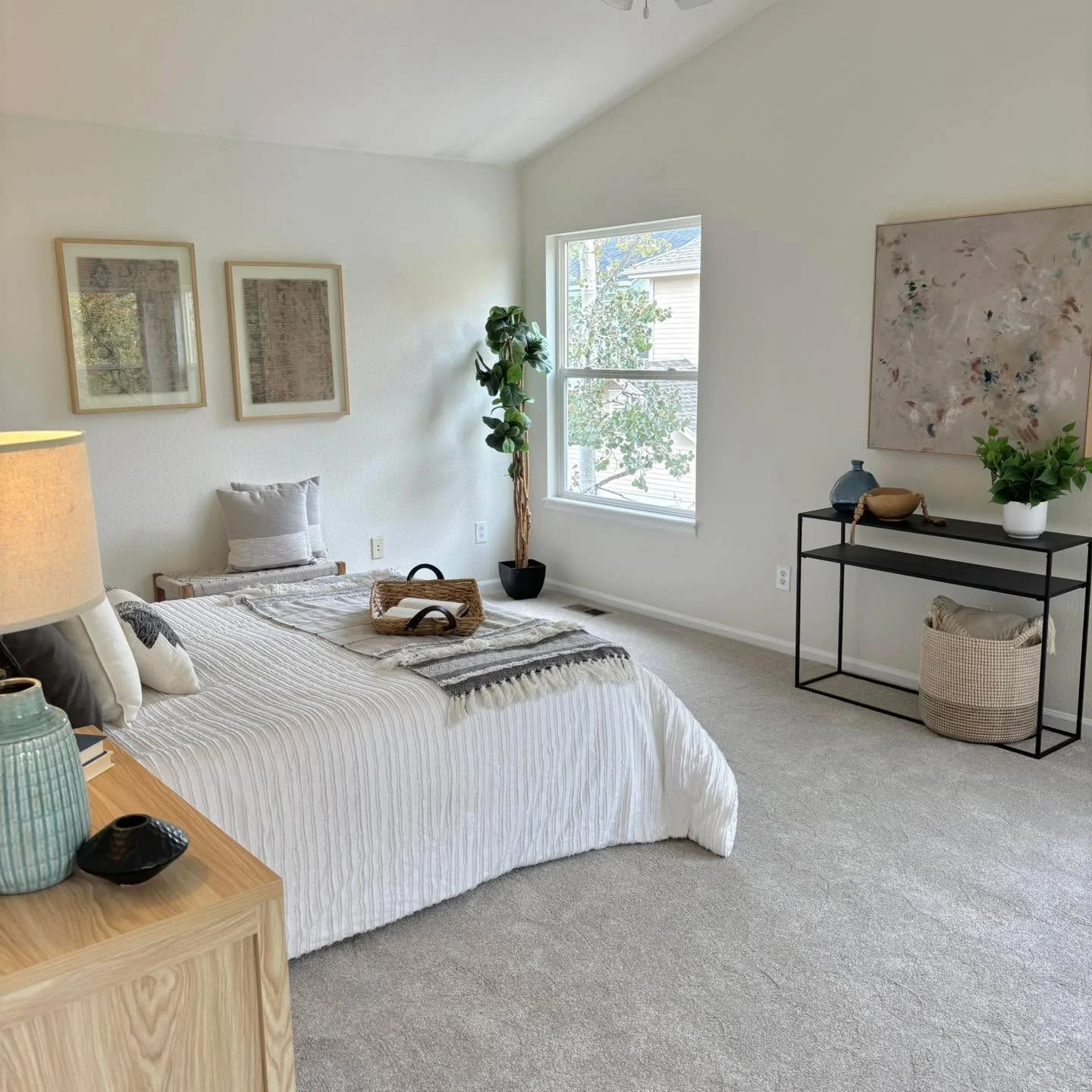 Sign me up for this lovely primary bedroom! This bedroom feels airy, serene, and beautifully balanced &mdash; a perfect blend of modern simplicity and cozy warmth!! 

#5280magazine #acutedesigner #stagingworks #liveindenver #stagingsells #denverreale