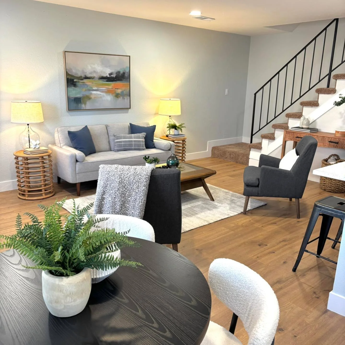 This Littleton townhouse turned out so nice!! Fresh new finishes and great open spaces. Hitting the market soon! 

#5280magazine #acutedesigner #stagingworks #liveindenver #stagingsells #denverrealestate #girlboss #housetour #coloradorealtor #homeswe