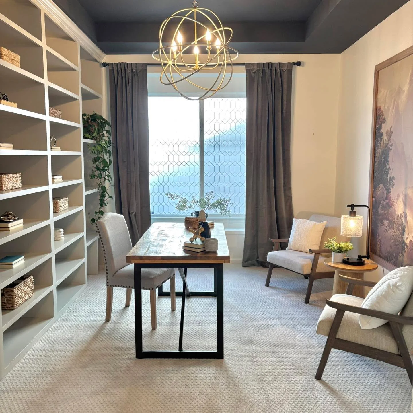Swooning over this home office!!! 

#5280magazine #acutedesigner #stagingworks #liveindenver #stagingsells #denverrealestate #girlboss #housetour #coloradorealtor #homesweethome #instahome #homestaging #denverdesign #howyouhome #coloradorealestate #d