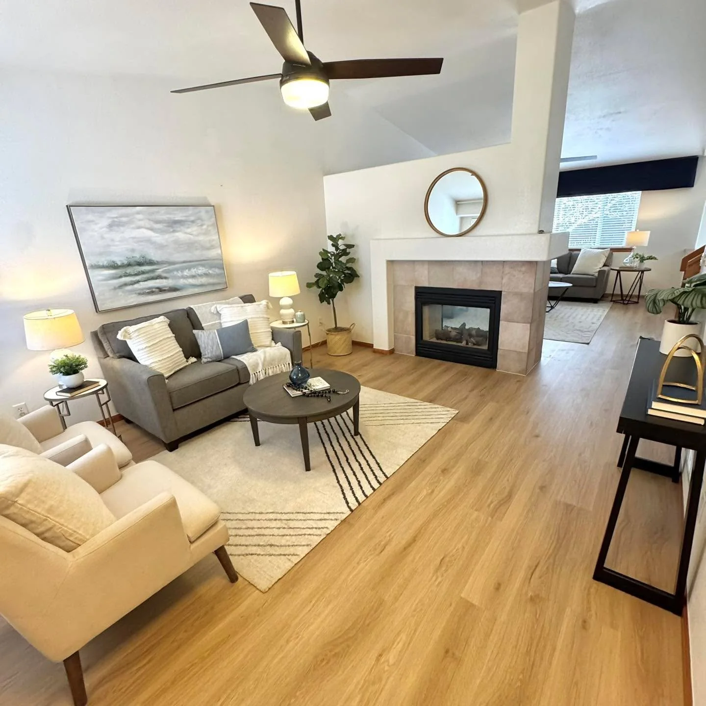 This sweet home flew off the shelves too quick and I know the sellers are over the moon! Market is ramping up!! 

#5280magazine #acutedesigner #stagingworks #liveindenver #stagingsells #denverrealestate #girlboss #housetour #coloradorealtor #homeswee