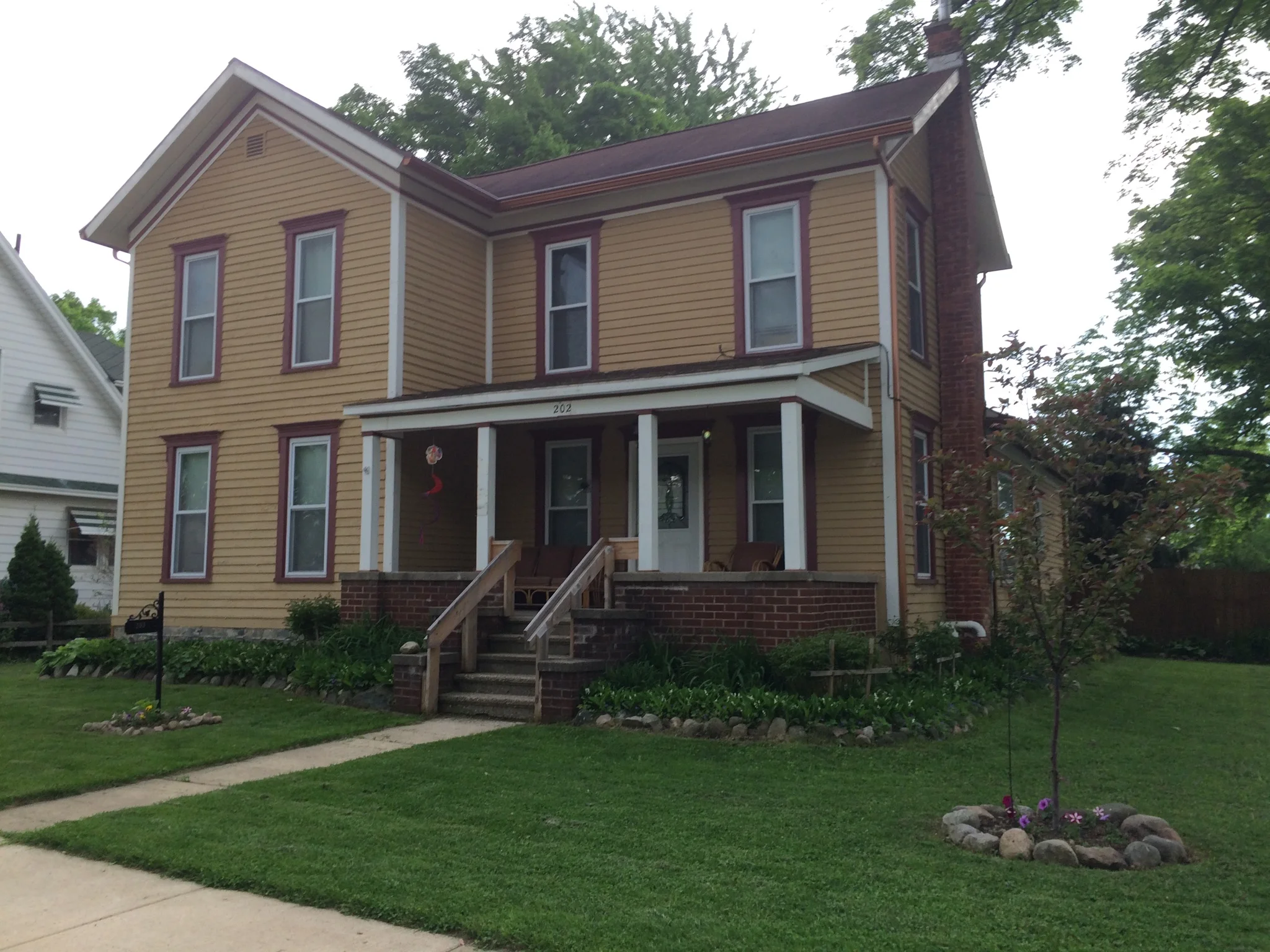 E. Frank- Fowlerville - $139,900 DOM 41 / Sold for 96.5% of asking price / 9 Showings
