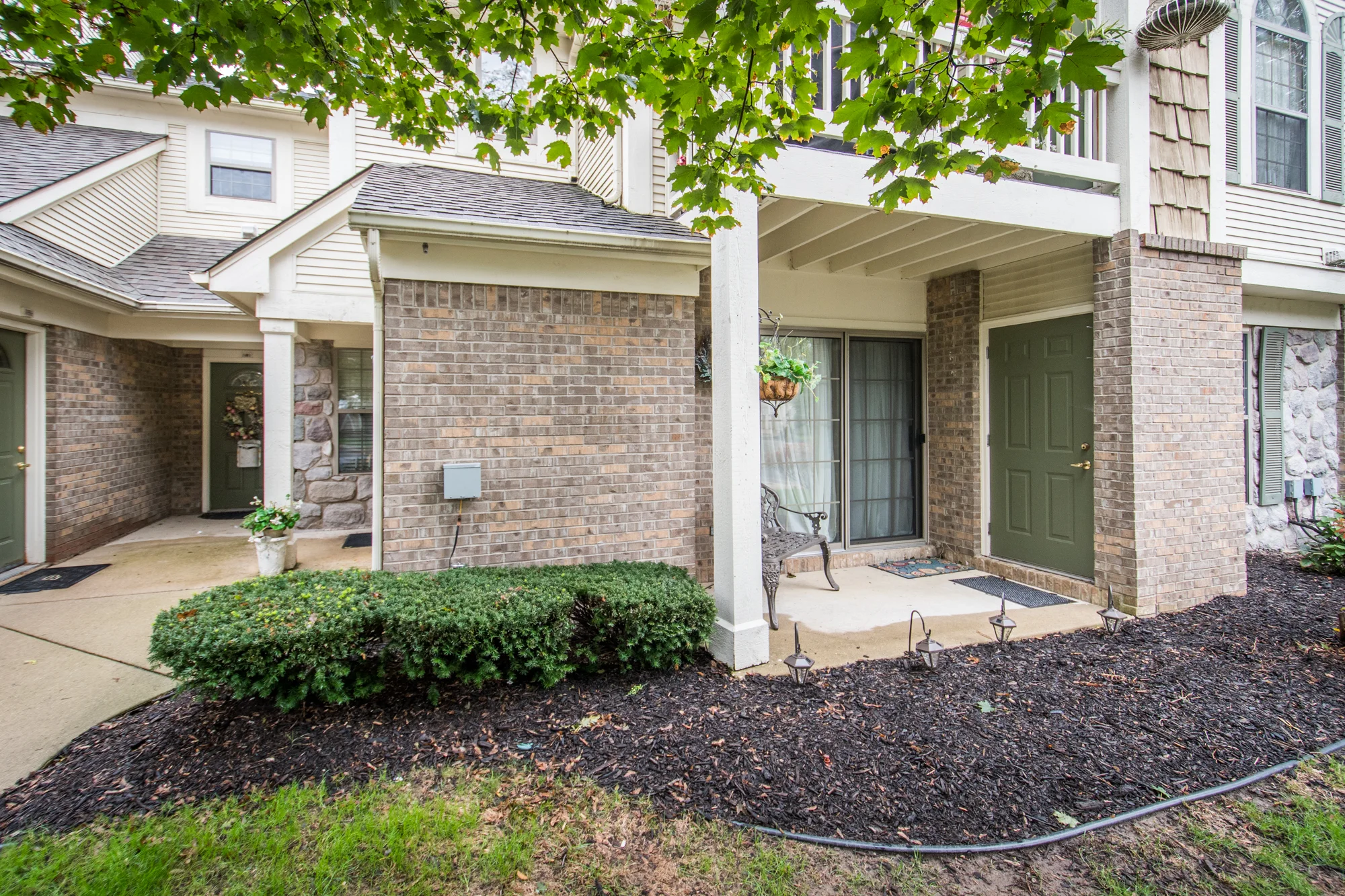 Maplewood Court- South Lyon - $89,900 DOM 22 / Sold for 100% of asking price / 14 Showings