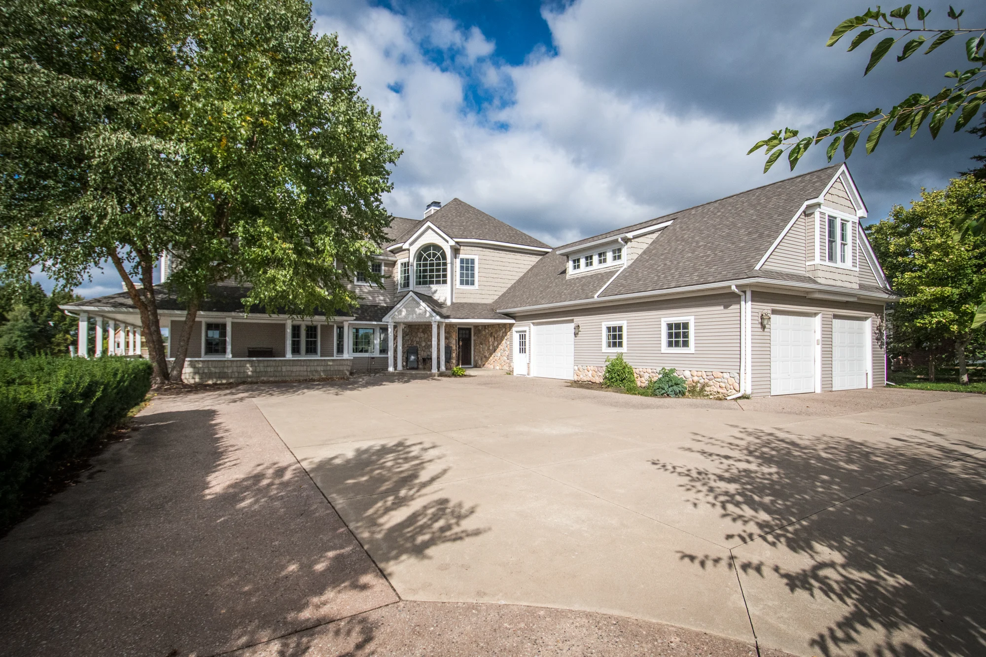 Hunter Bay, Brighton - $985,000 DOM 191 / Sold for 99% of asking price / 24 Showings