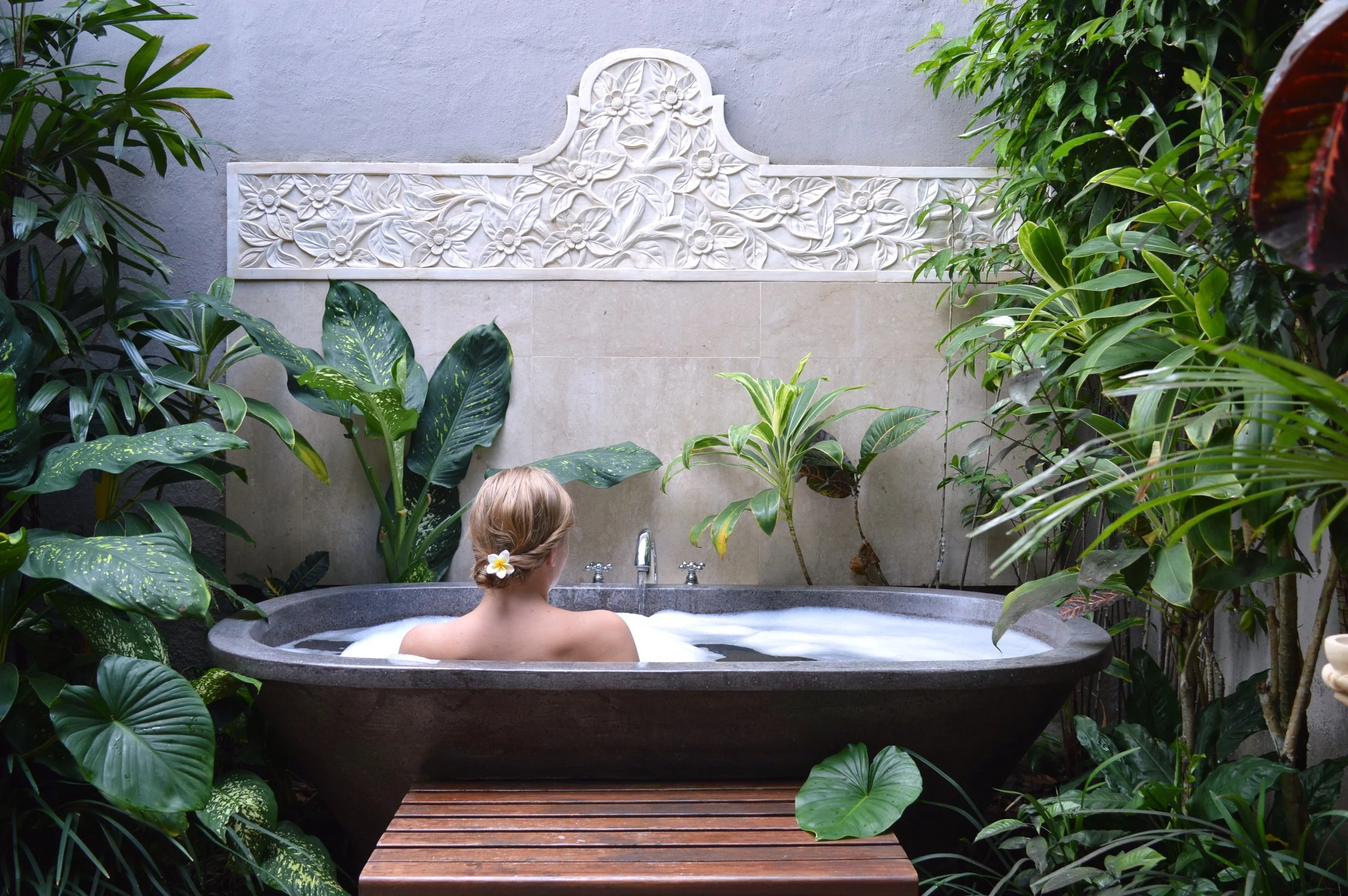 #4 Honeymoon - Outdoor bath.jpg