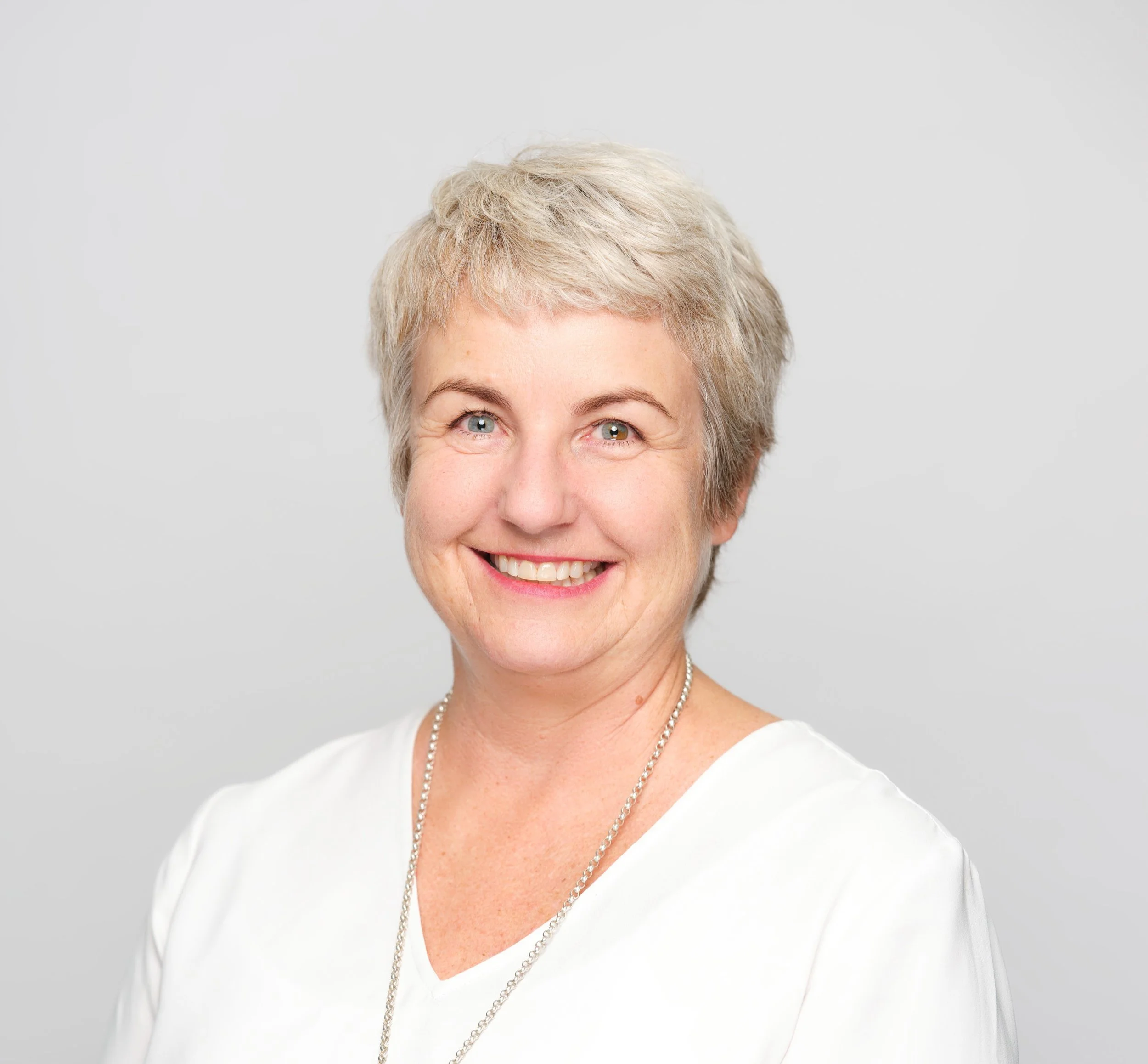 KIRSTY KEEN (B.COMM)