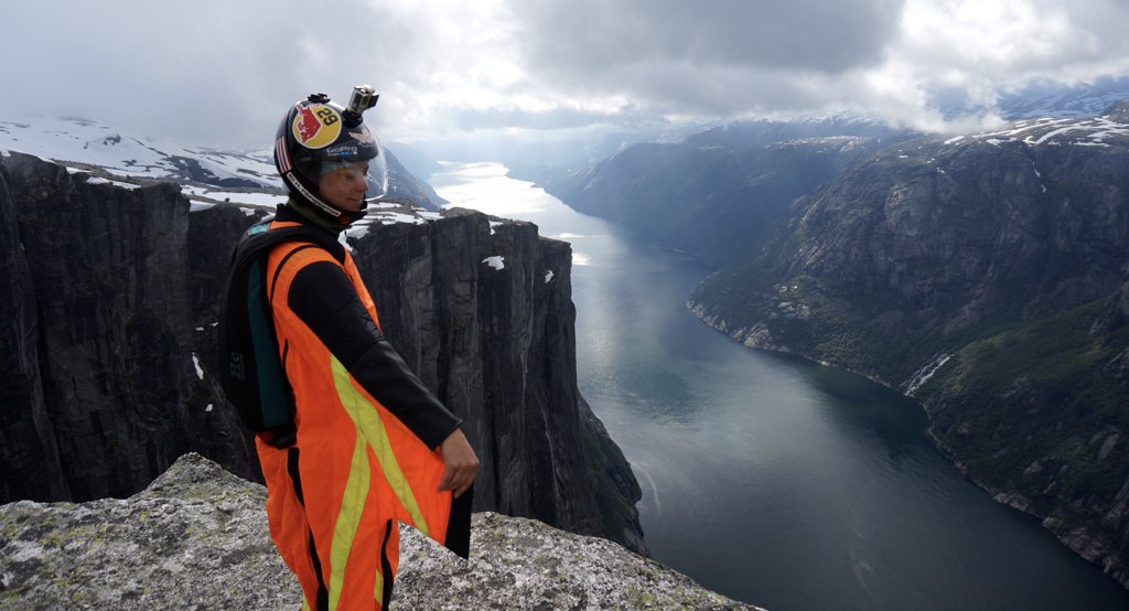 Wingsuit Norway.jpg