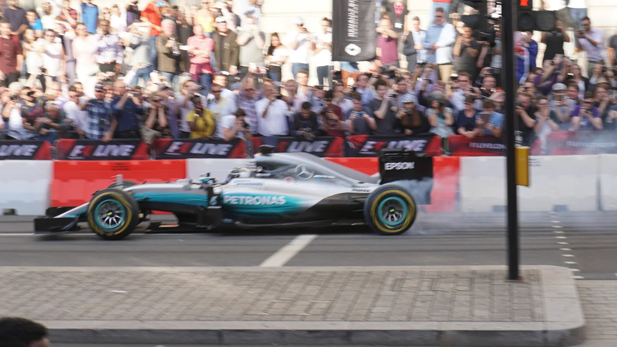 f1-live-2.jpg