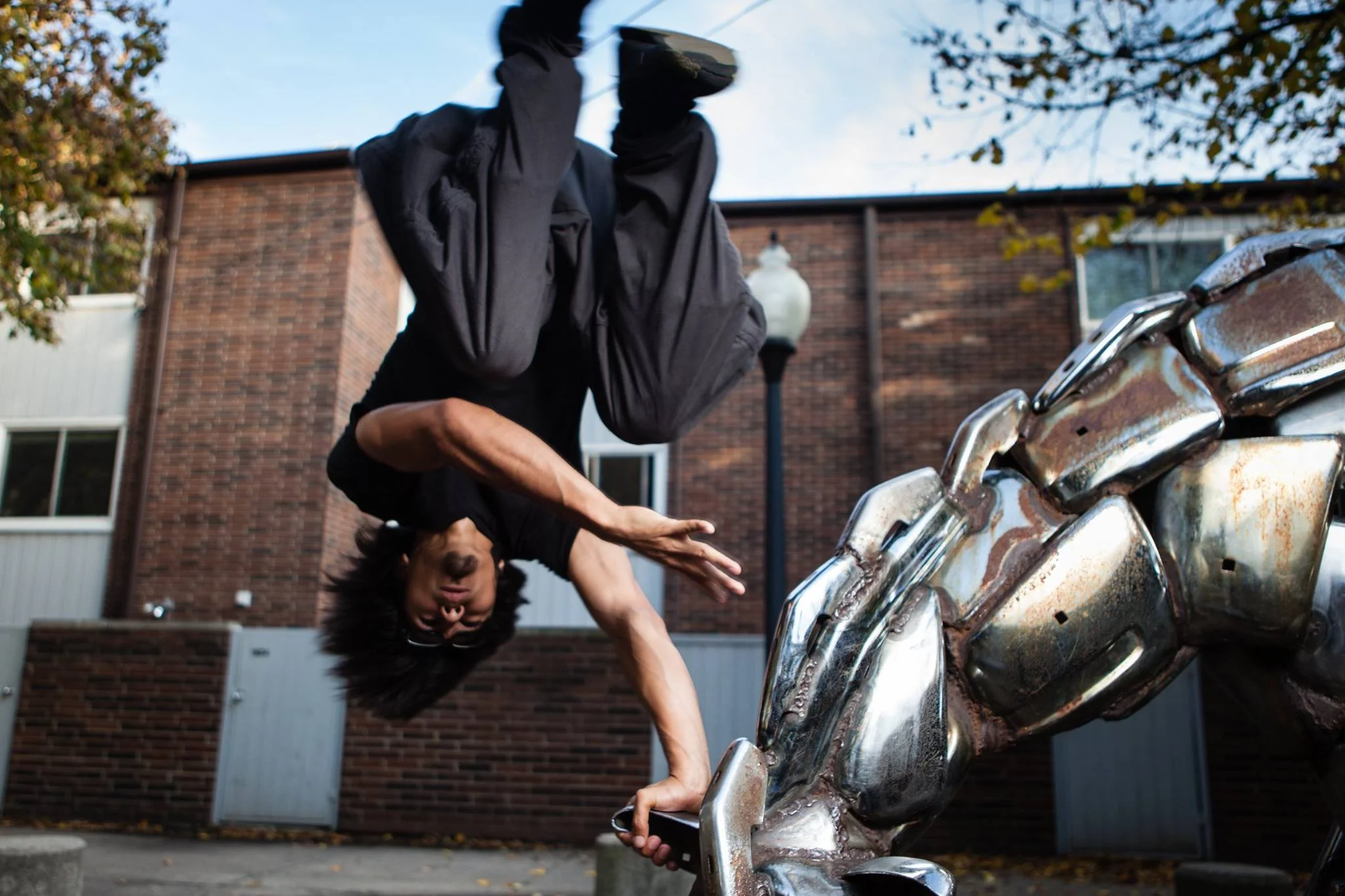 MOVE TO IMPROVE Sharing our experience in Parkour & Art du Déplacement since 2011. Get Started
