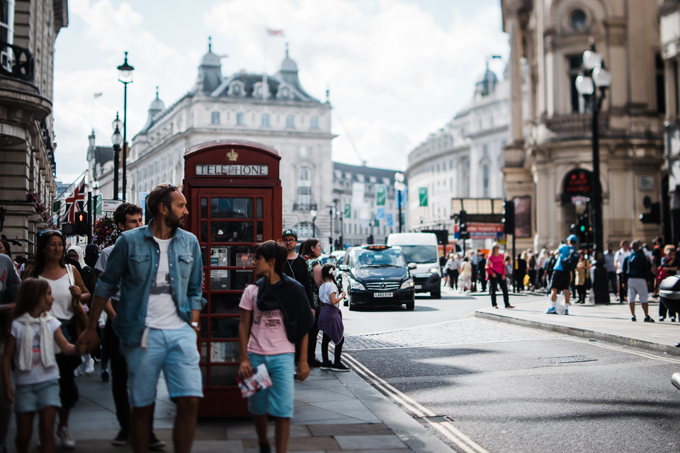 Diana Hagues Photography Freelensing summer adventures -  Picadilly Circus.jpg