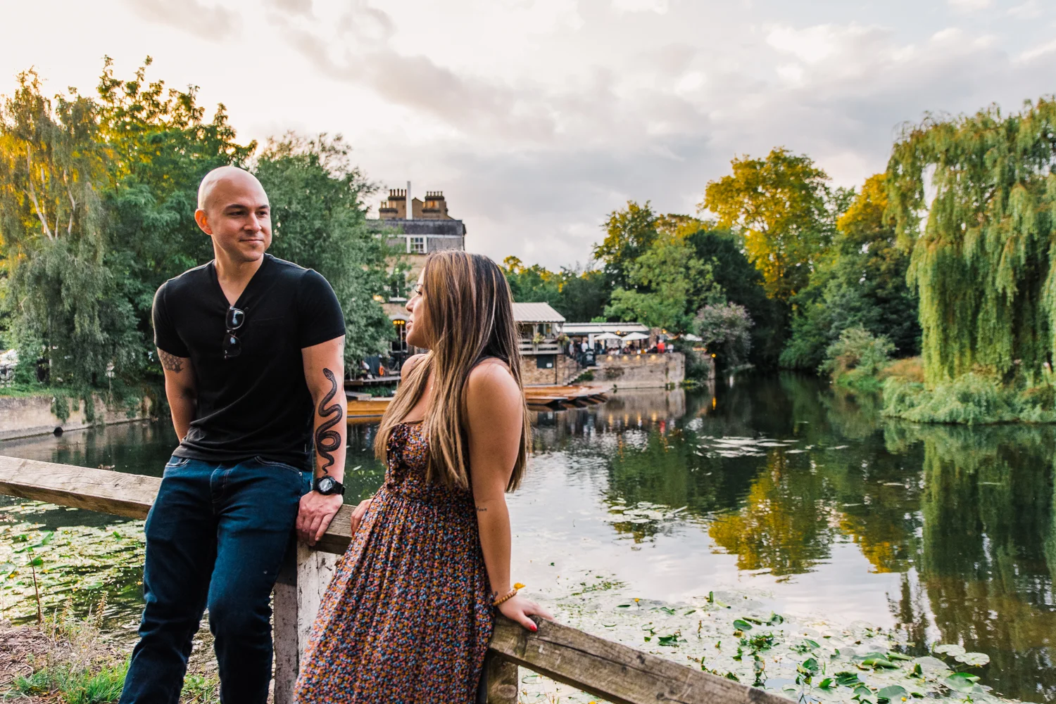 Sunset couple photoshoot by Mill Pond in Cambridge