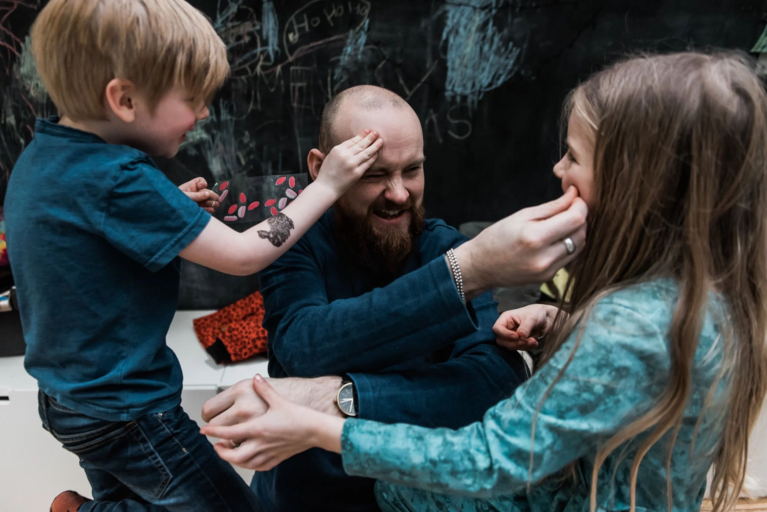What does your love language look like in your family photos? A family documentary photographer’s perspective