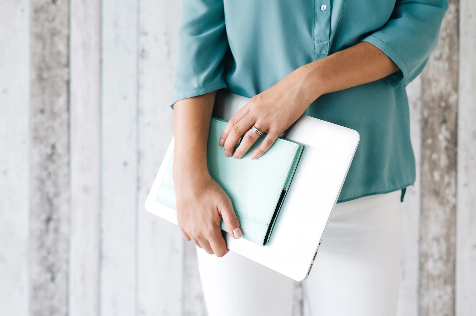 6 Essential Online Tools To Work From Anywhere