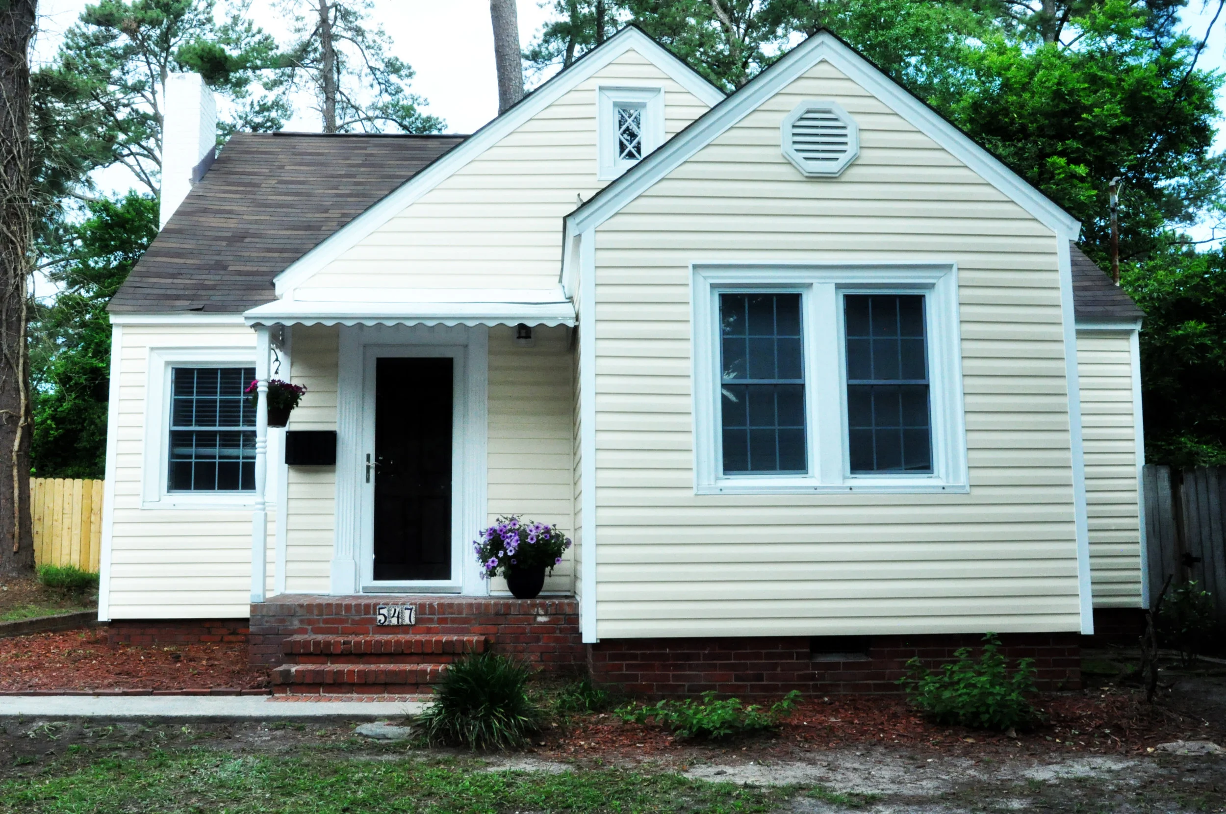 Pearl Street Farmhouse Cottage in Historic Haymount Fayetteville NC
