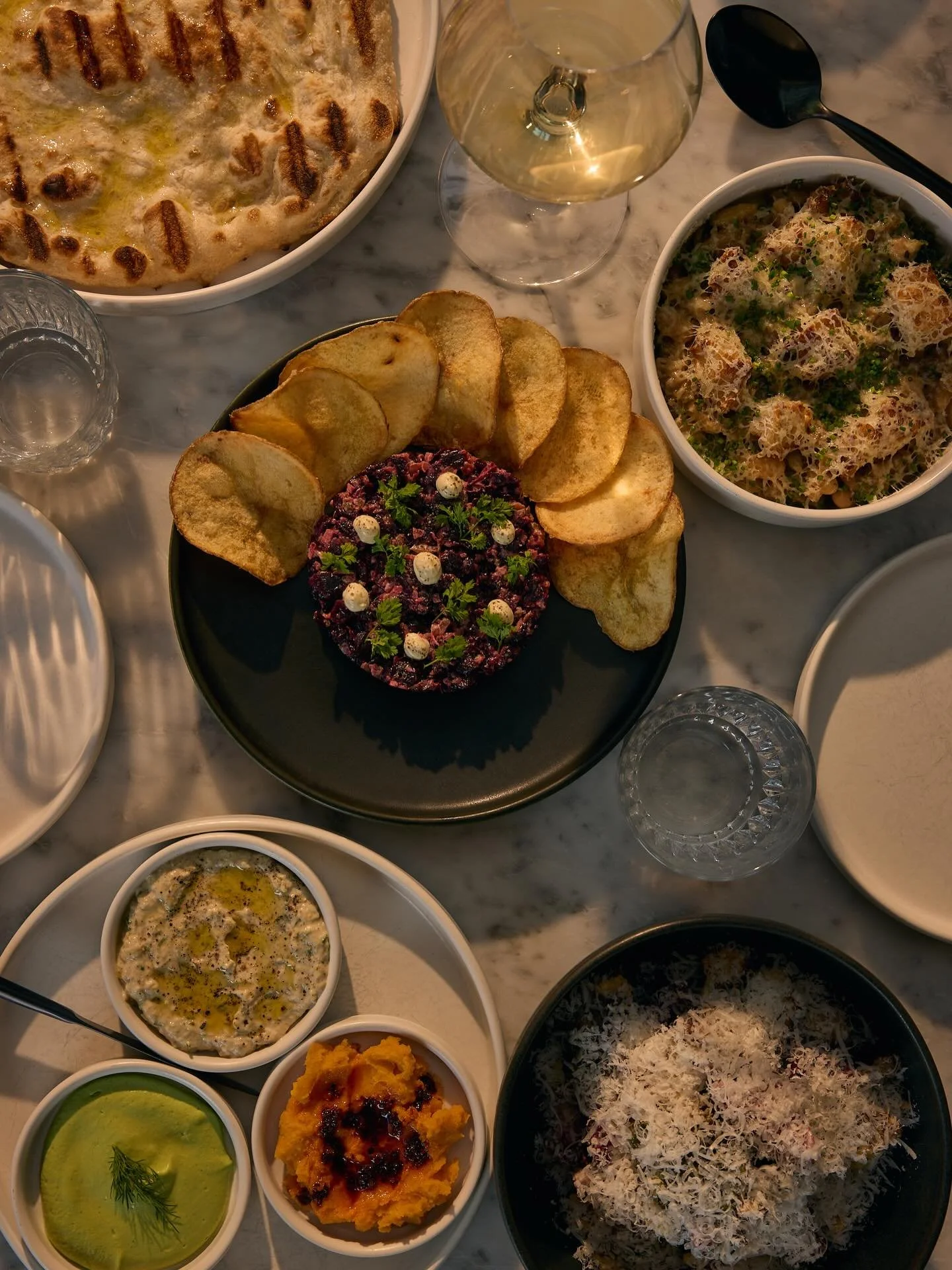 it&rsquo;s cold outside but warm in here &ndash; swipe through for some dinner inspiration 

&bull;&nbsp;smoked beet tartare (v, gf+)
&bull;&nbsp;french onion beans (v+, gf+)
&bull;&nbsp;coconut squash soup (v, gf)
&bull;&nbsp;walnut - maitake bologn