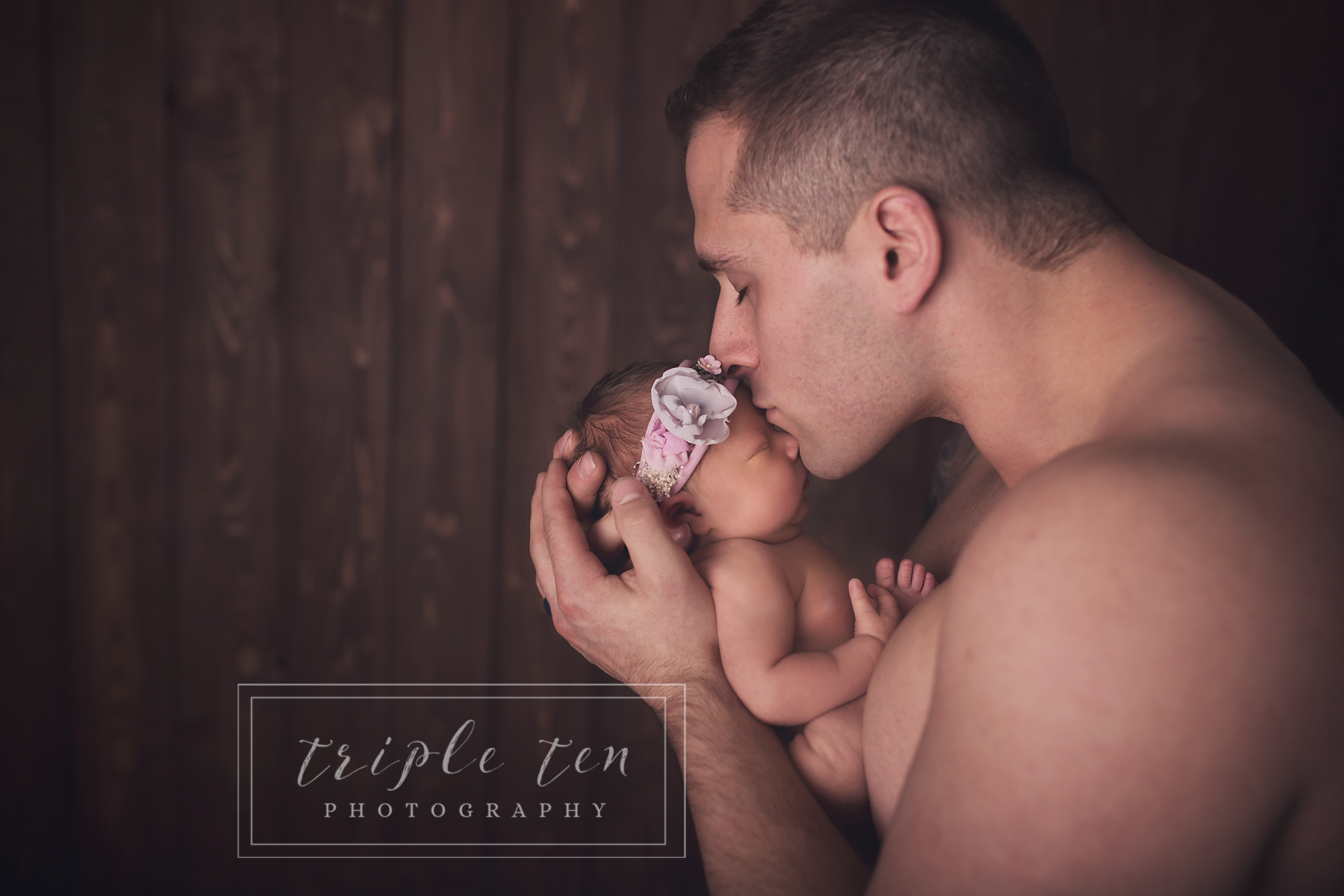 red-deer-photographer-baby-newborn-pictures-photography-studio-posed-affordable-beautiful-babies3.png