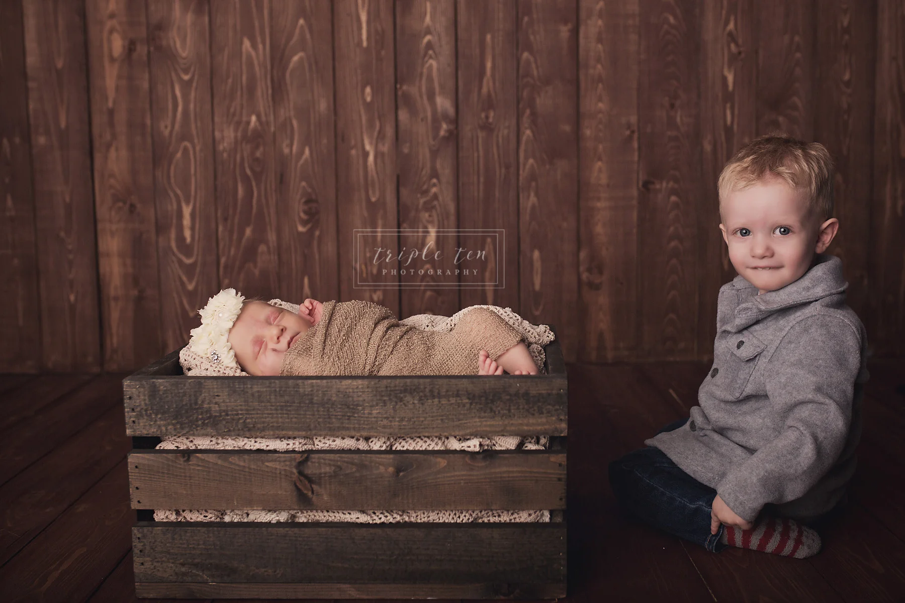 sibling photos newborn session.jpg