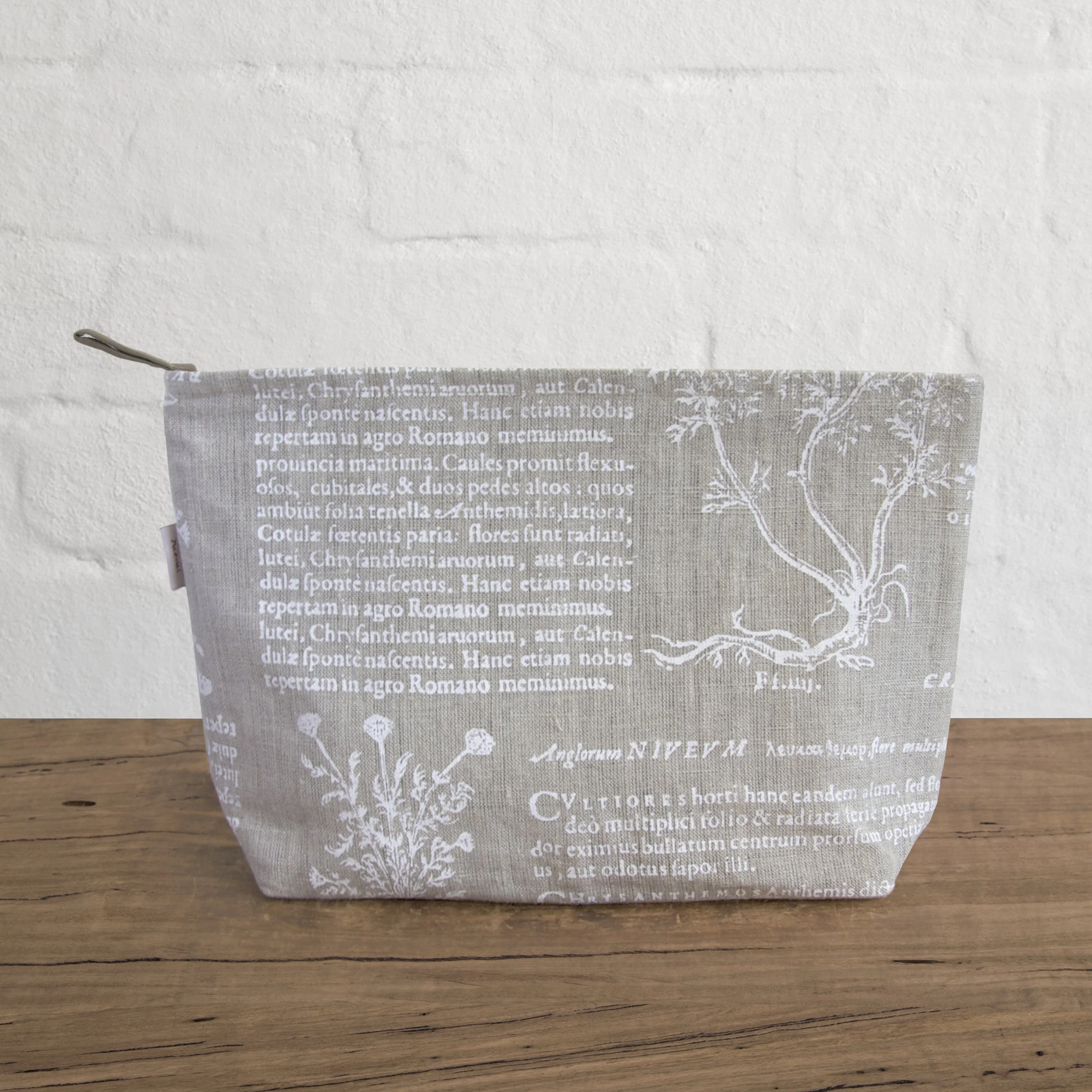 Toiletries Bag in Latin Herbal white