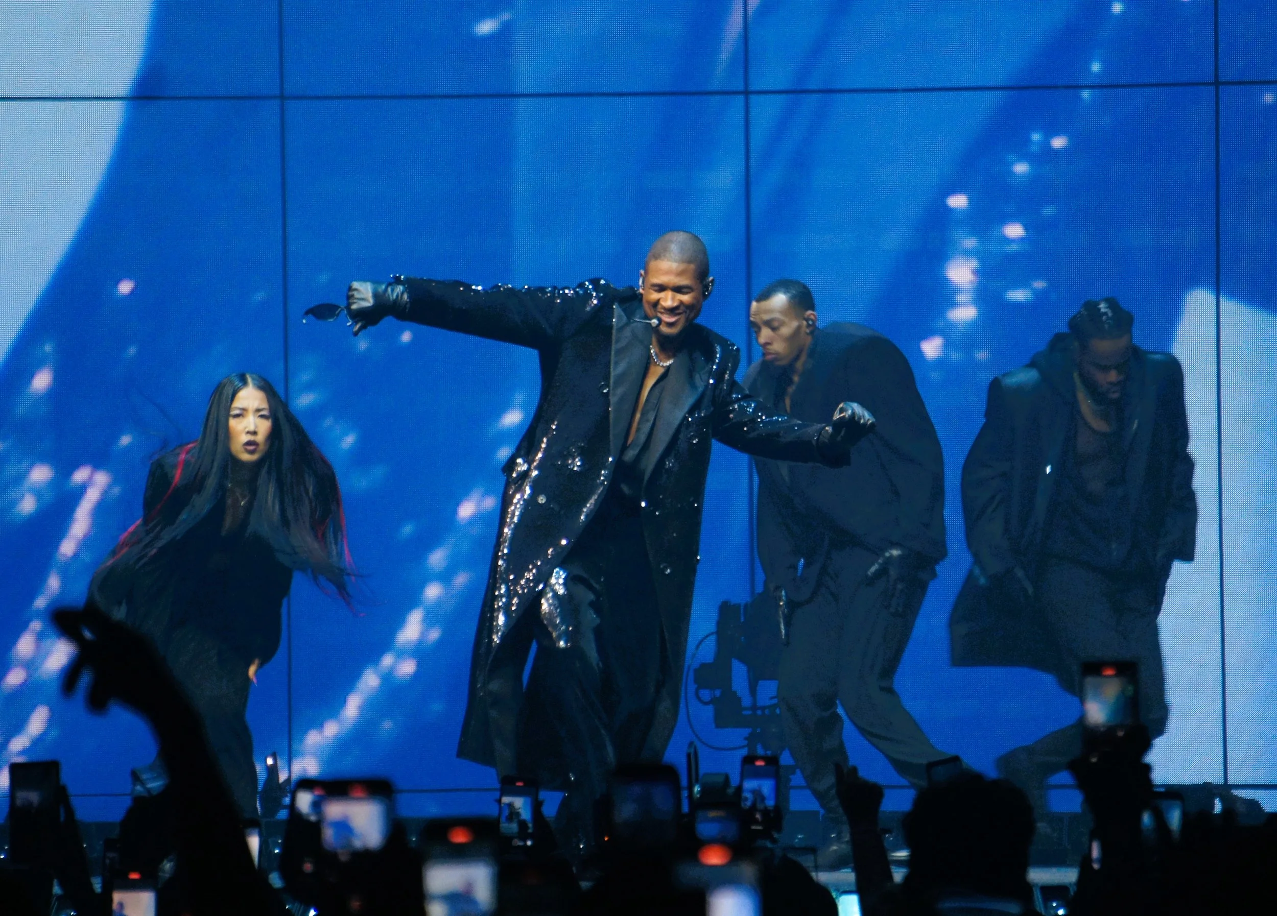 Usher performed for a sold-out crowd at CFG Bank Arena (photo by Bridget Arnwine)