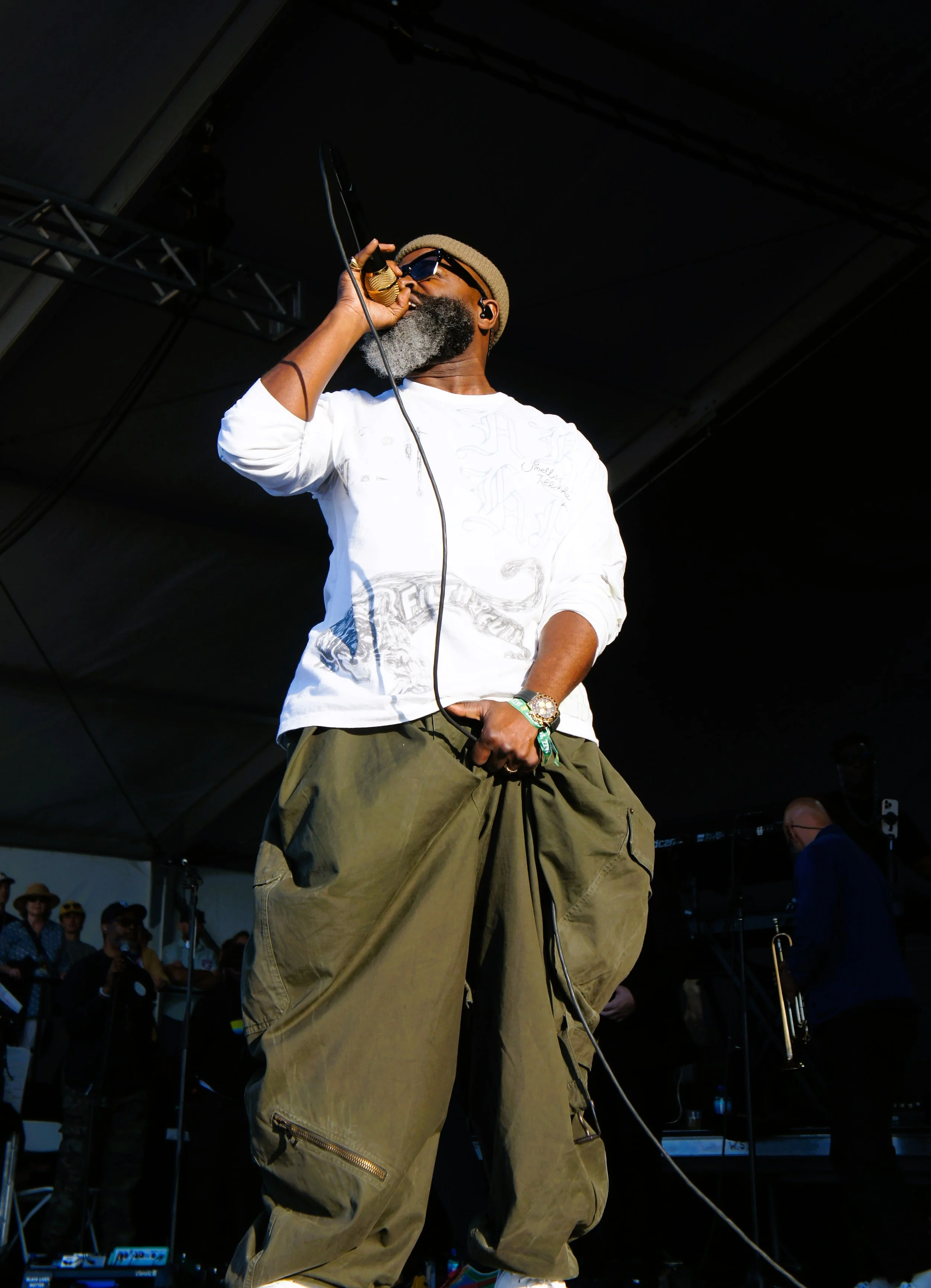 Black Thought performs with The Roots at the 2025 Newport Jazz Festival (photo by Bridget Arnwine)