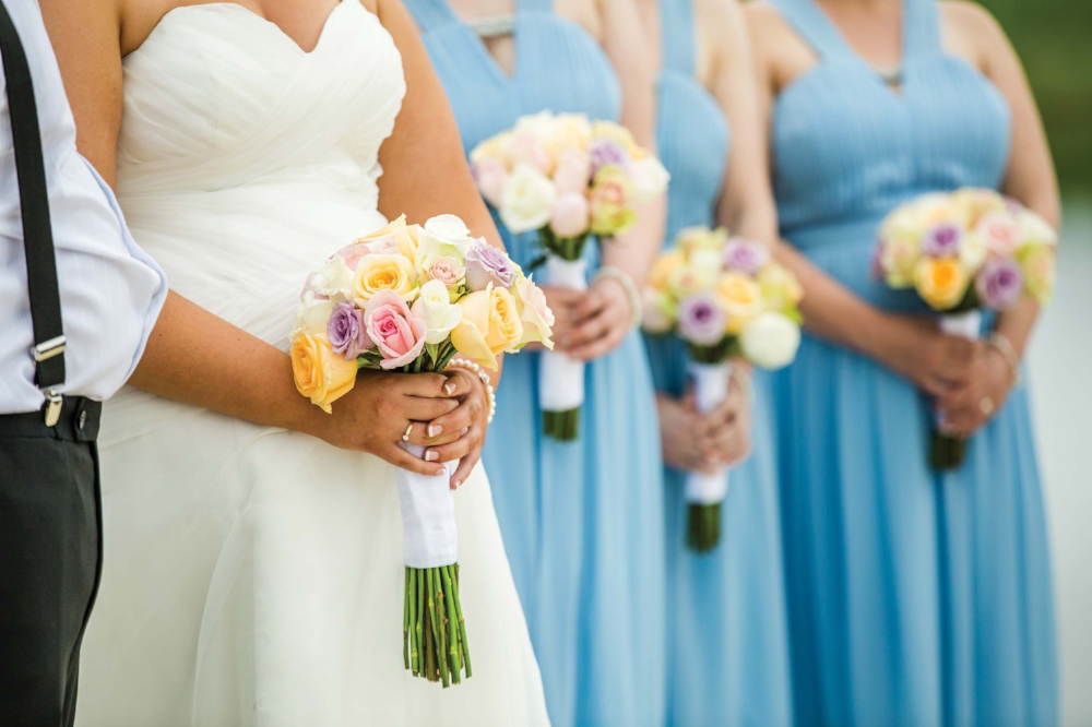 <p><strong>WEDDING</strong>PACKAGES<i>See More →</i></p>