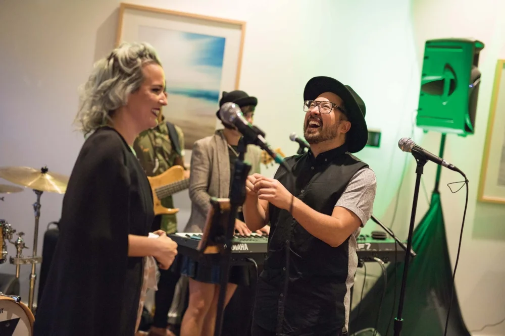 <p><strong>EVENTS</strong>PACKAGES<i>More →</i></p>