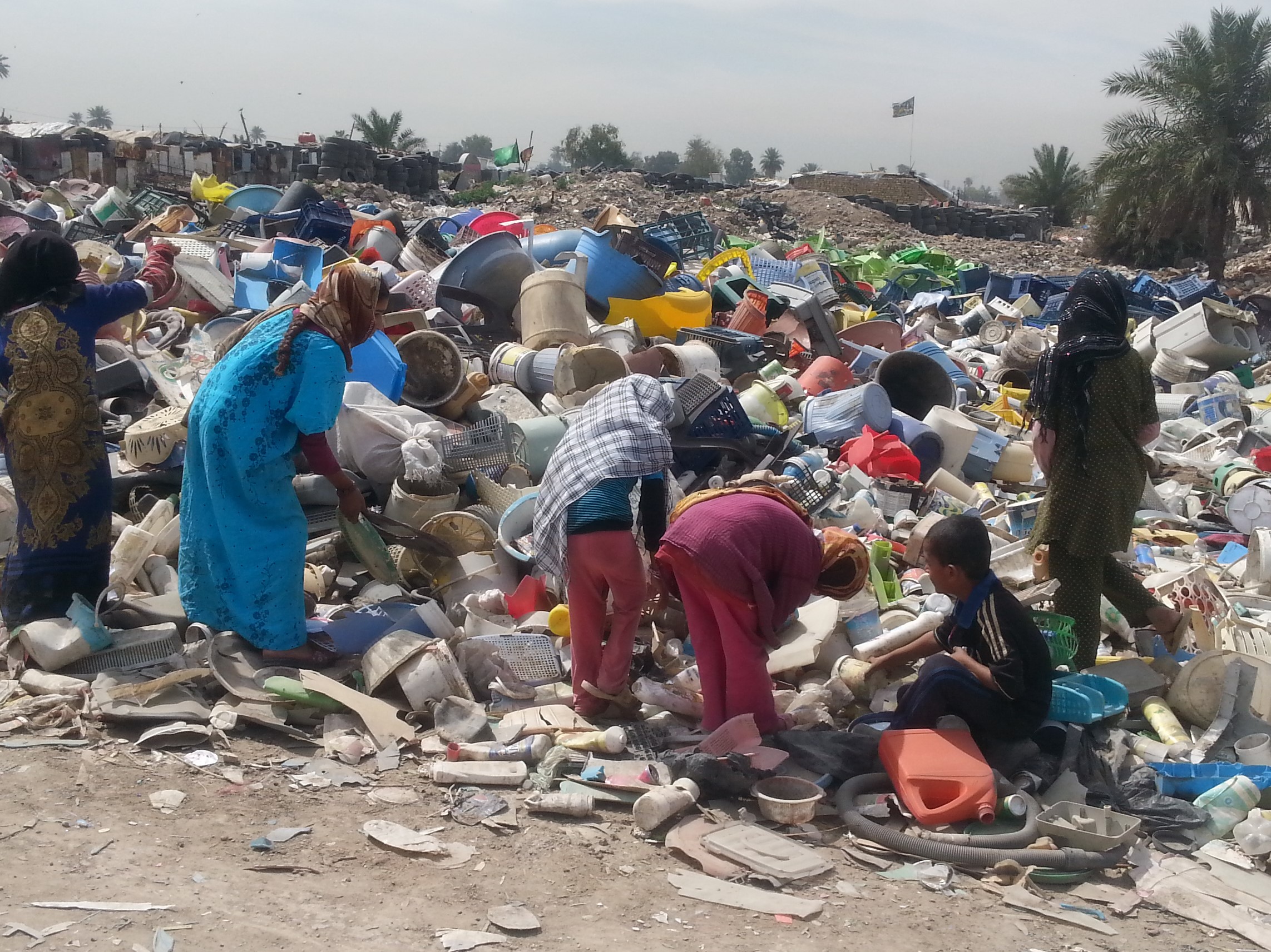 children at the dump.jpg