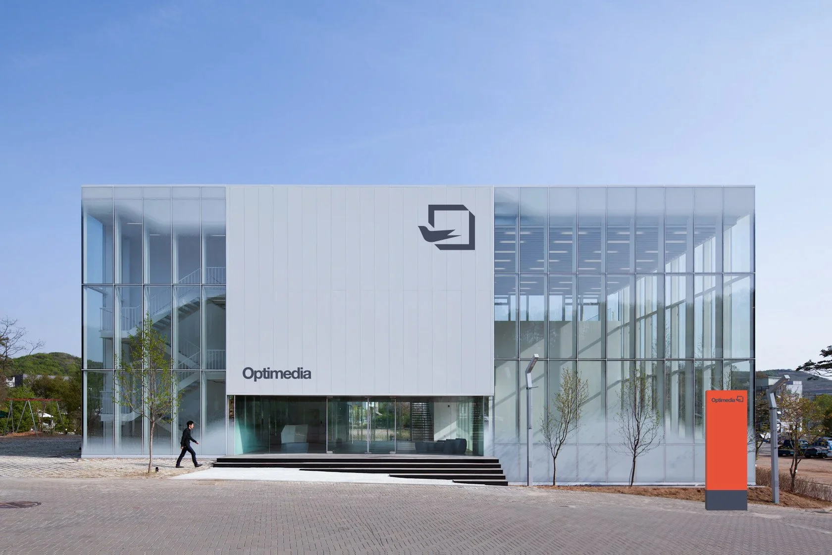 fatada Optimedia000.jpeg