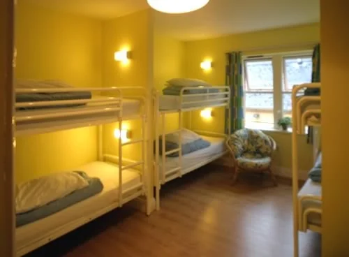 hostel dorm room-min.jpg