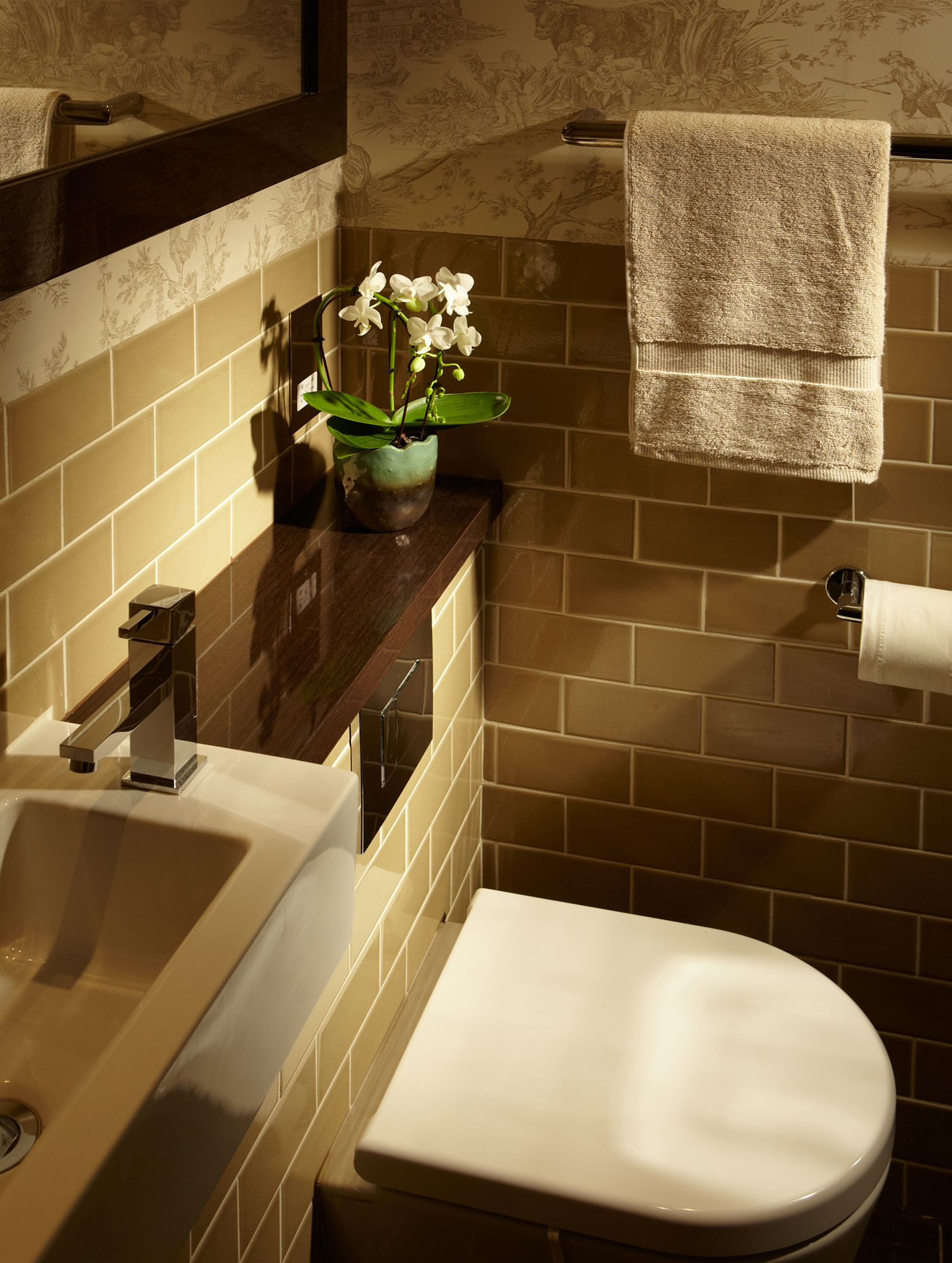 clarendon-gdns-towel fixed.jpg