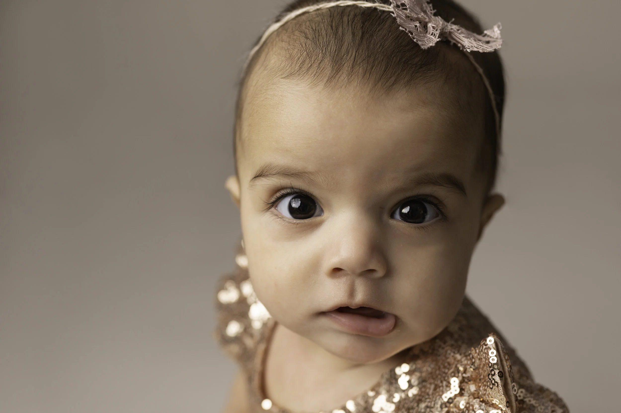 Lea-cooper-photography-childrens-photographer-portrait-session-sitter-session-6-months-old-photos-willenhall-wolverahmpton-birmingham-west-midlands-uk-4.jpg