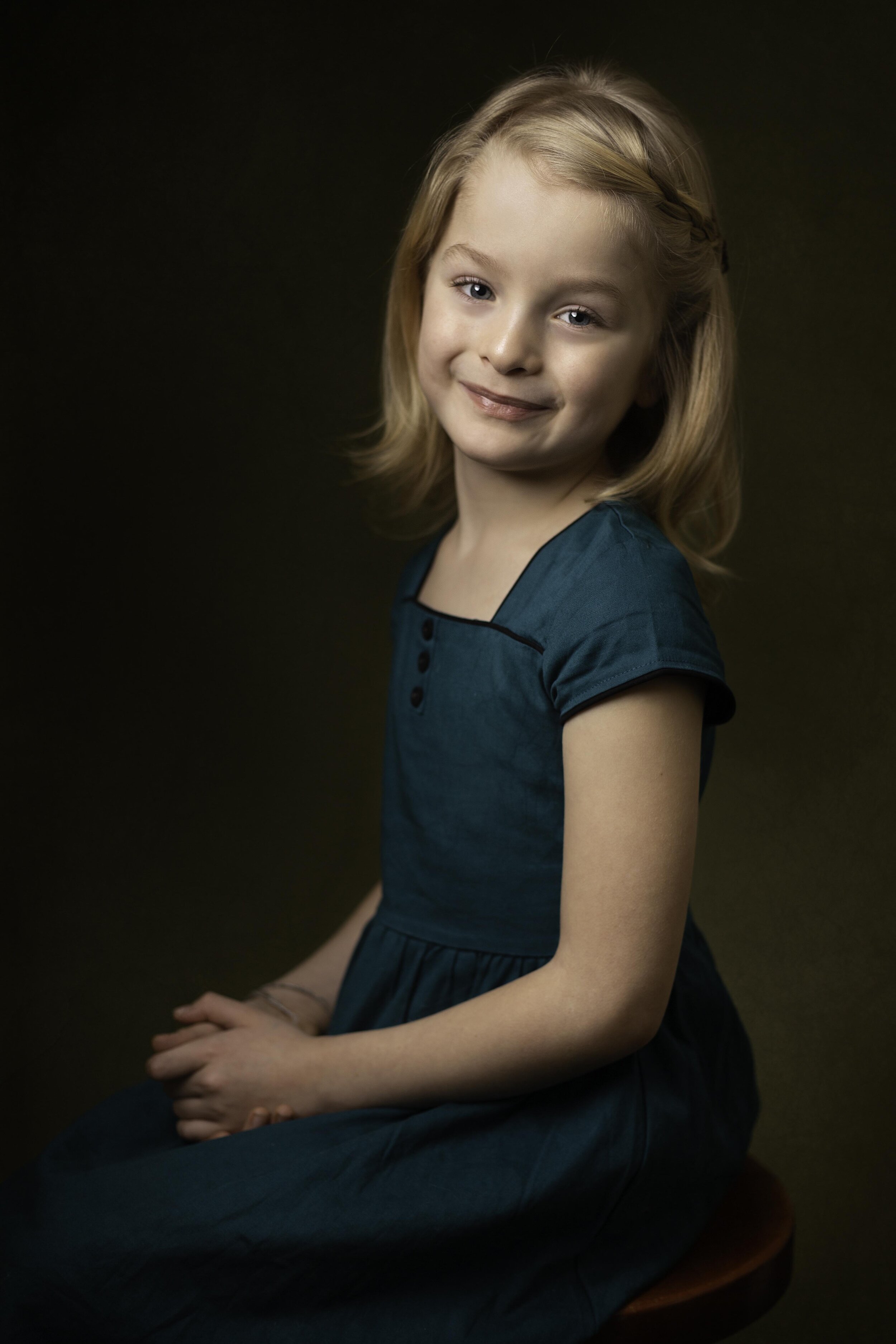 CHILDRENS-PHOTOGRAPHY-LEA-COOPER-PHOTOGRAPHY-PORTRAIT.jpg