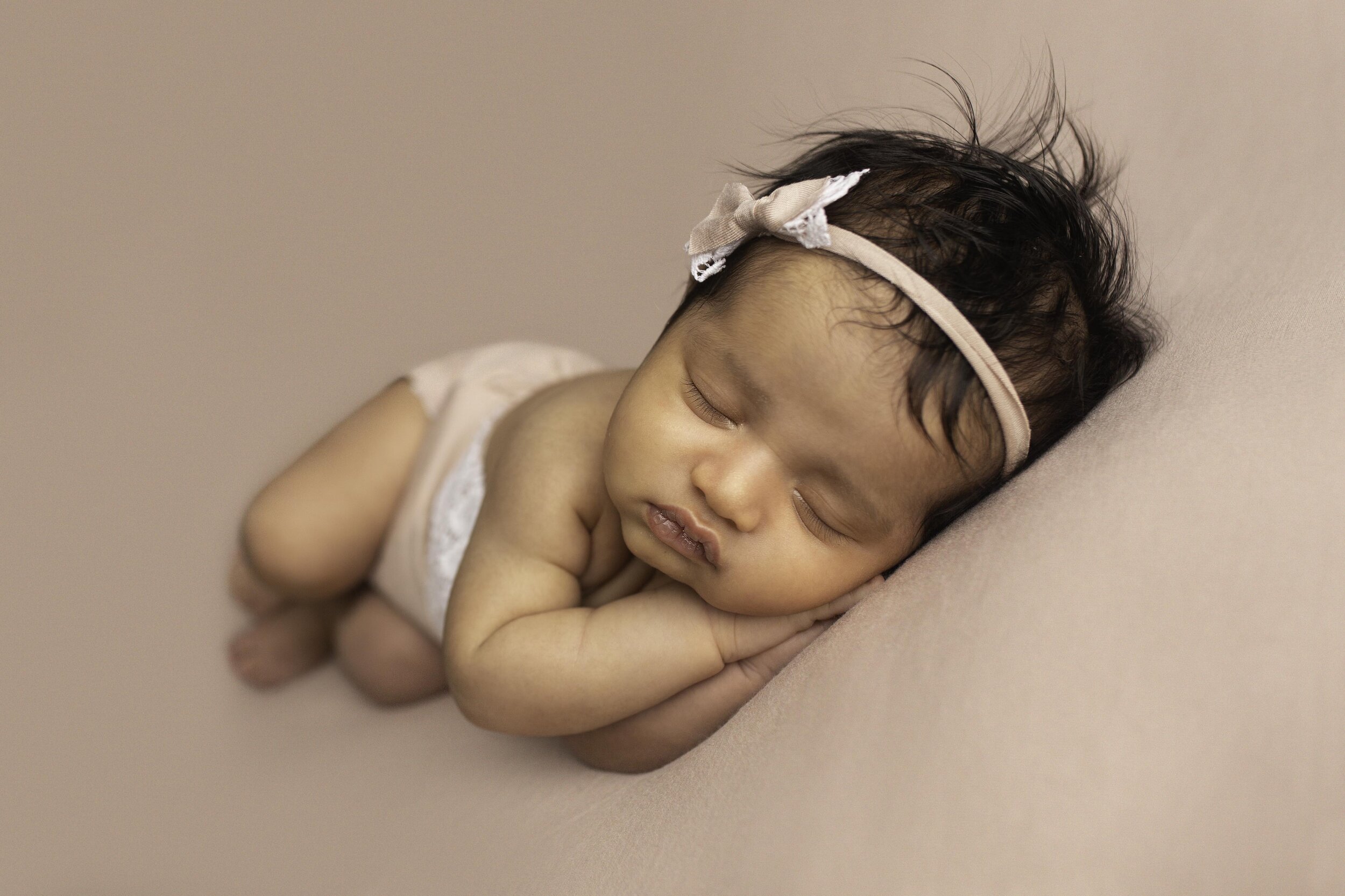 BABY-PHOTOGRAPHY-NEWBORN-PHOTOGRAPHY-WOLVERHAMPTON-LEA-COOPER-PHOTOGRAPHY.jpg