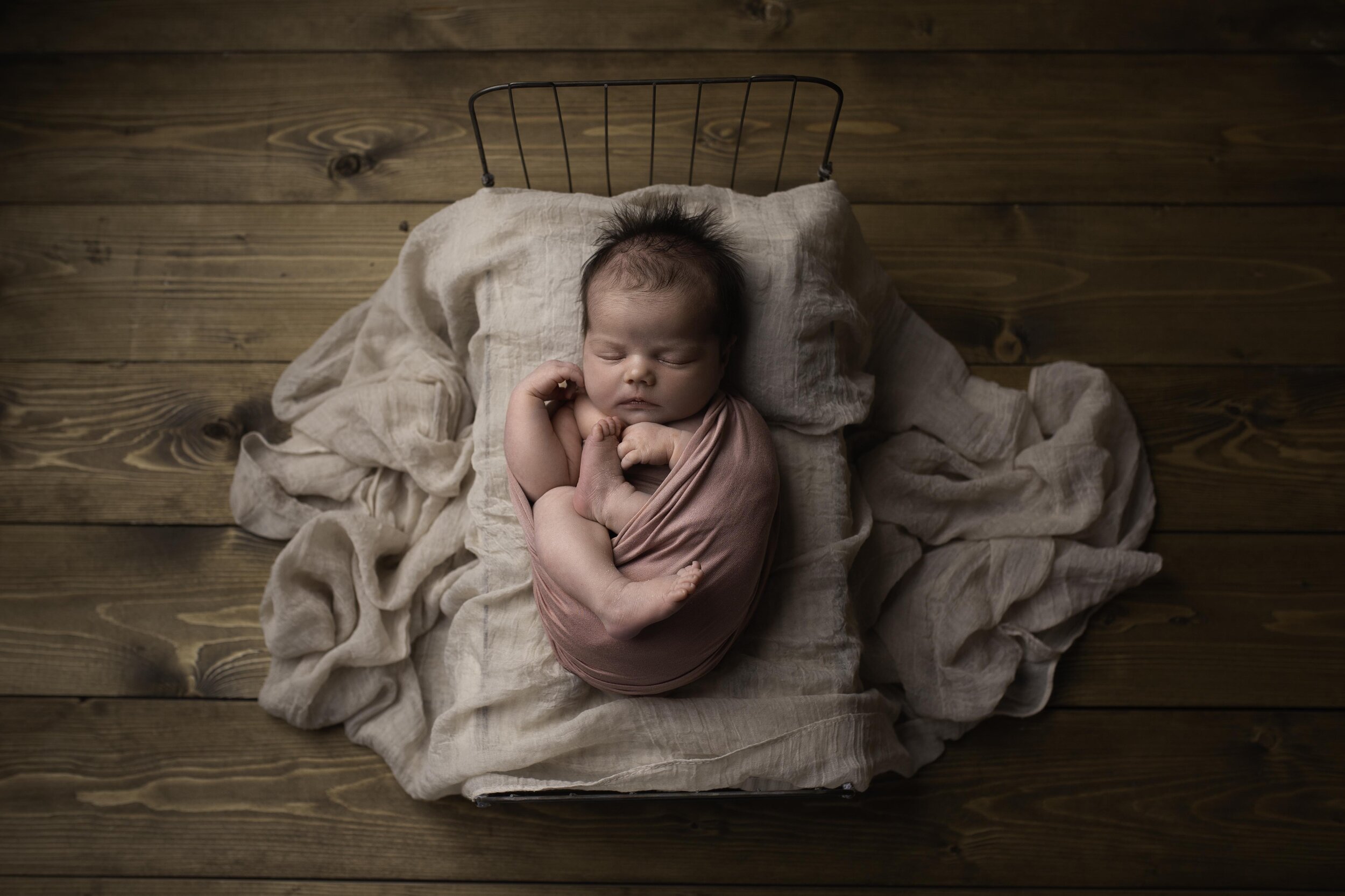 LEA-COOPER-PHOTOGRAPHY-NEWBORN-PHOTOSHOOT-BABY-PHOTOGRAPHY-WILLENHALL-WOLVERHAMPTON-NEWBORN-PHOTOGRAPHY-BILSTON-12.jpg