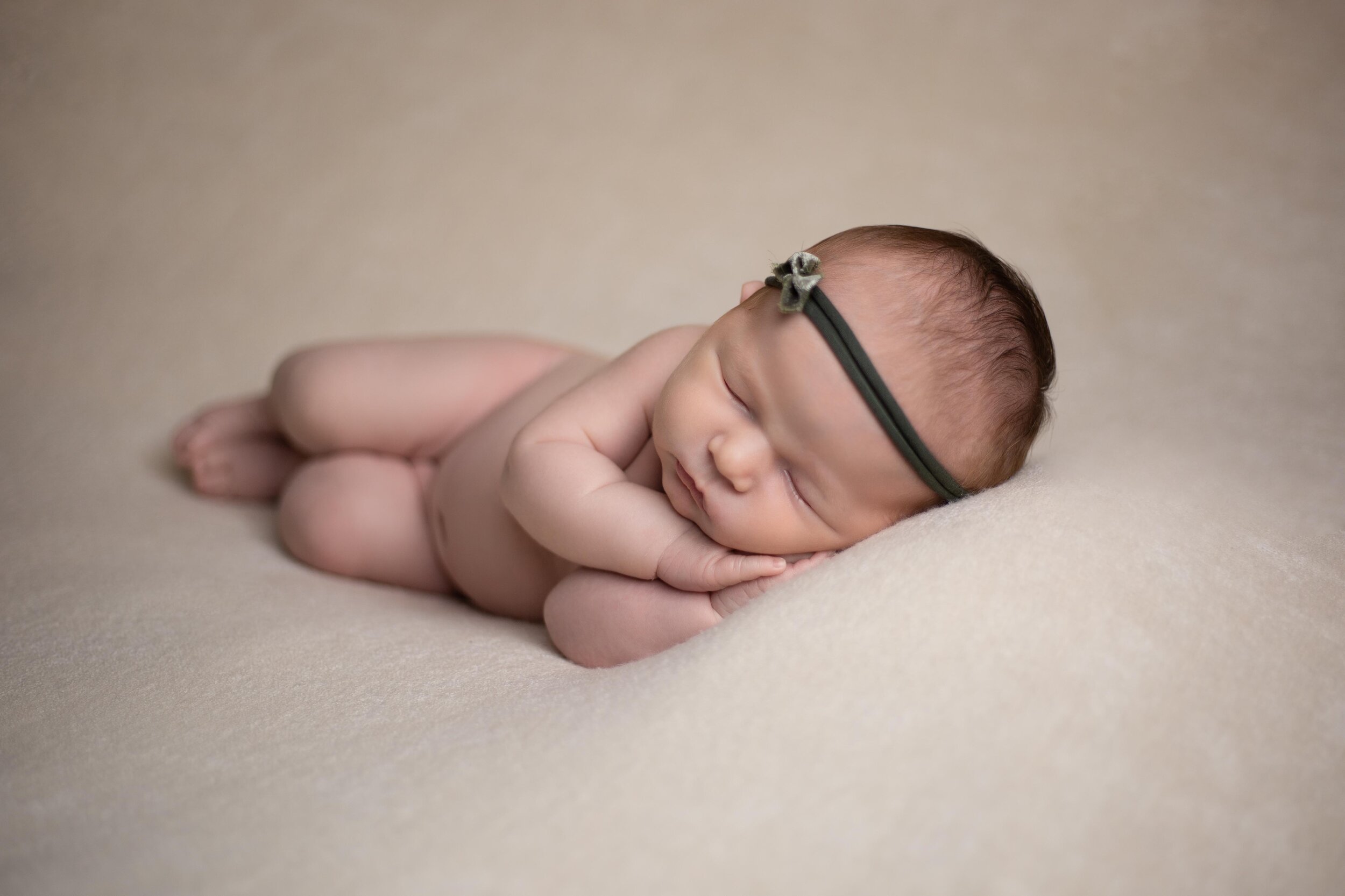 NEWBORN-PHOTOSHOOT-BABY-PHOTOGRAPHY-LEA-COOPER-PHOTOGRAPHY-BIRMINGHAM-WILLENHALL-WOLVERHAMPTON.jpg