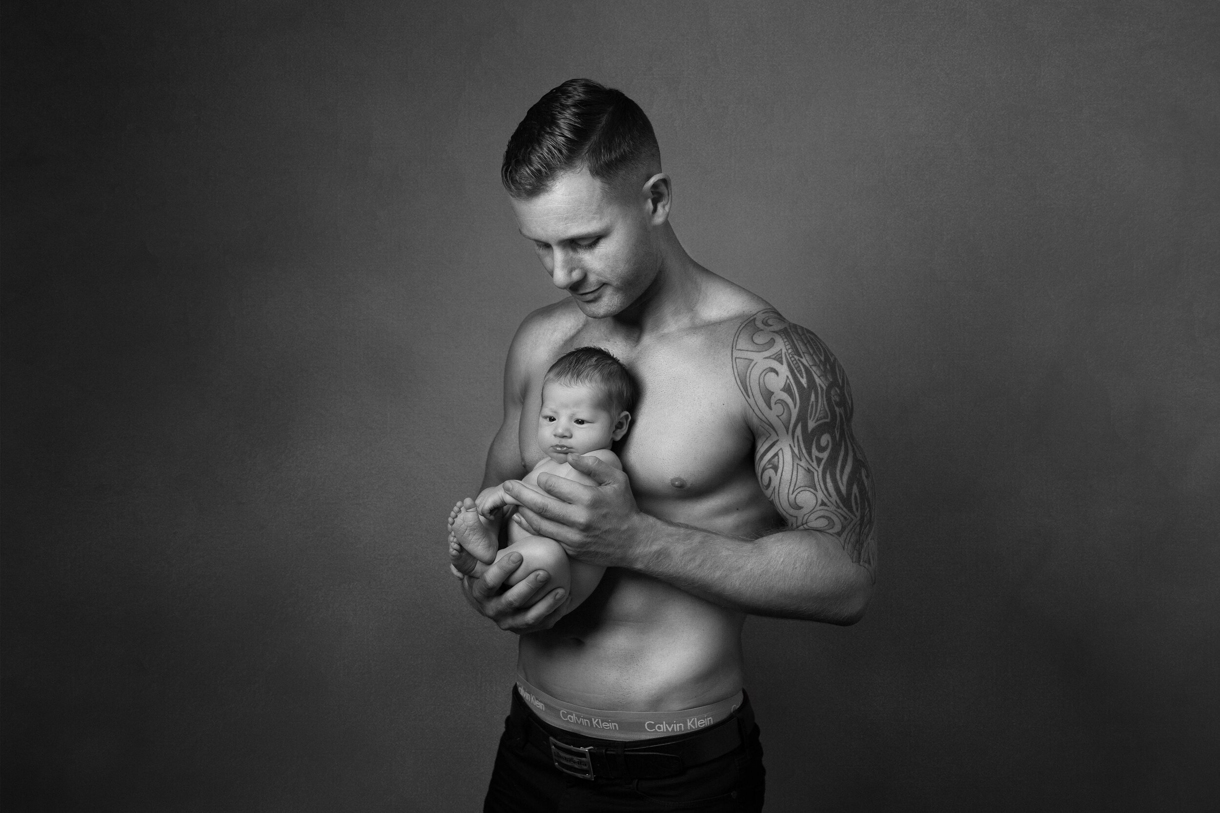 baby-dad-newborn-photography-lea-cooper-photography-2-wolverhampton-willenhall.jpg