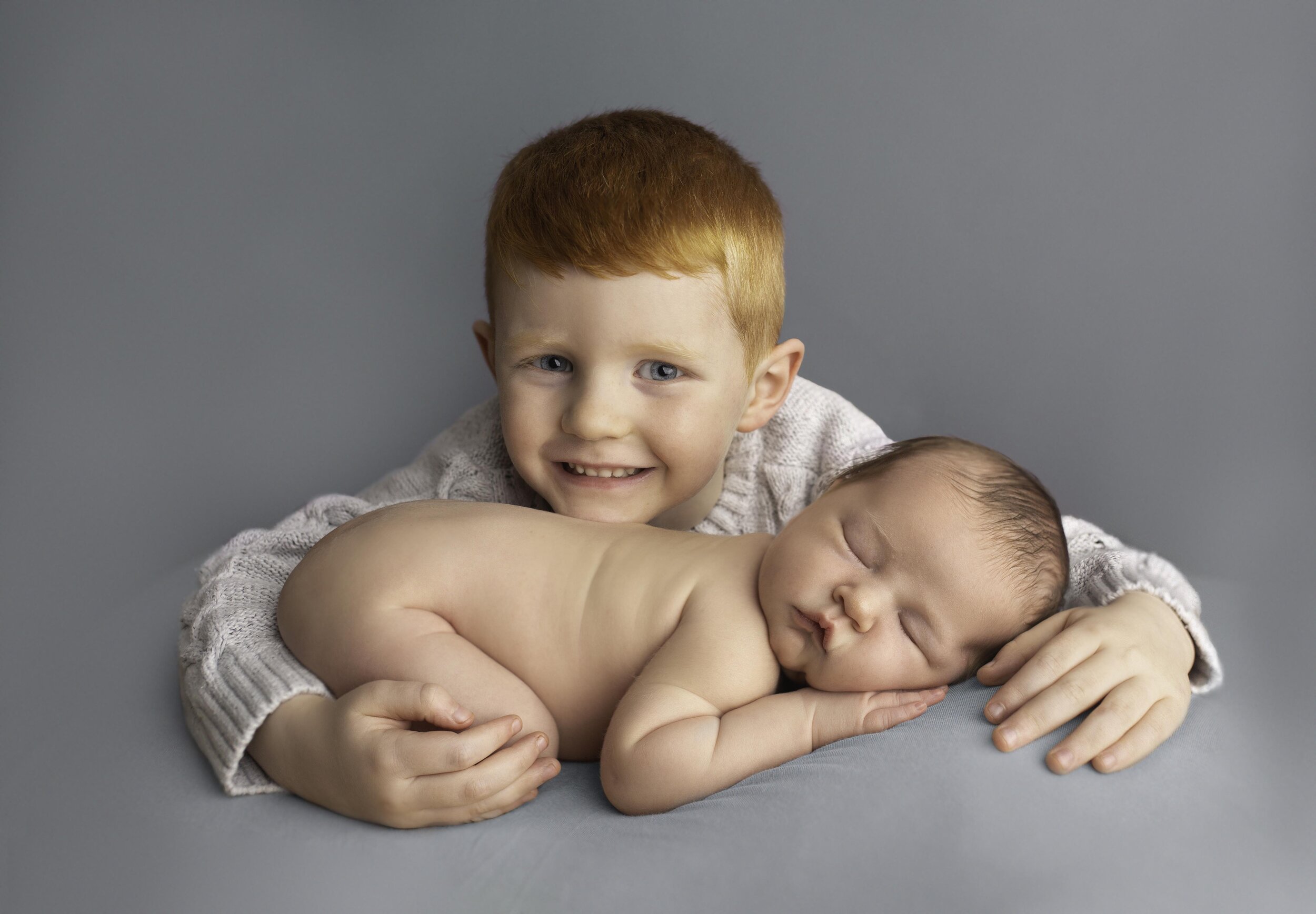baby-and-brother-lea-cooper-photography-wolverhampton-family.jpg