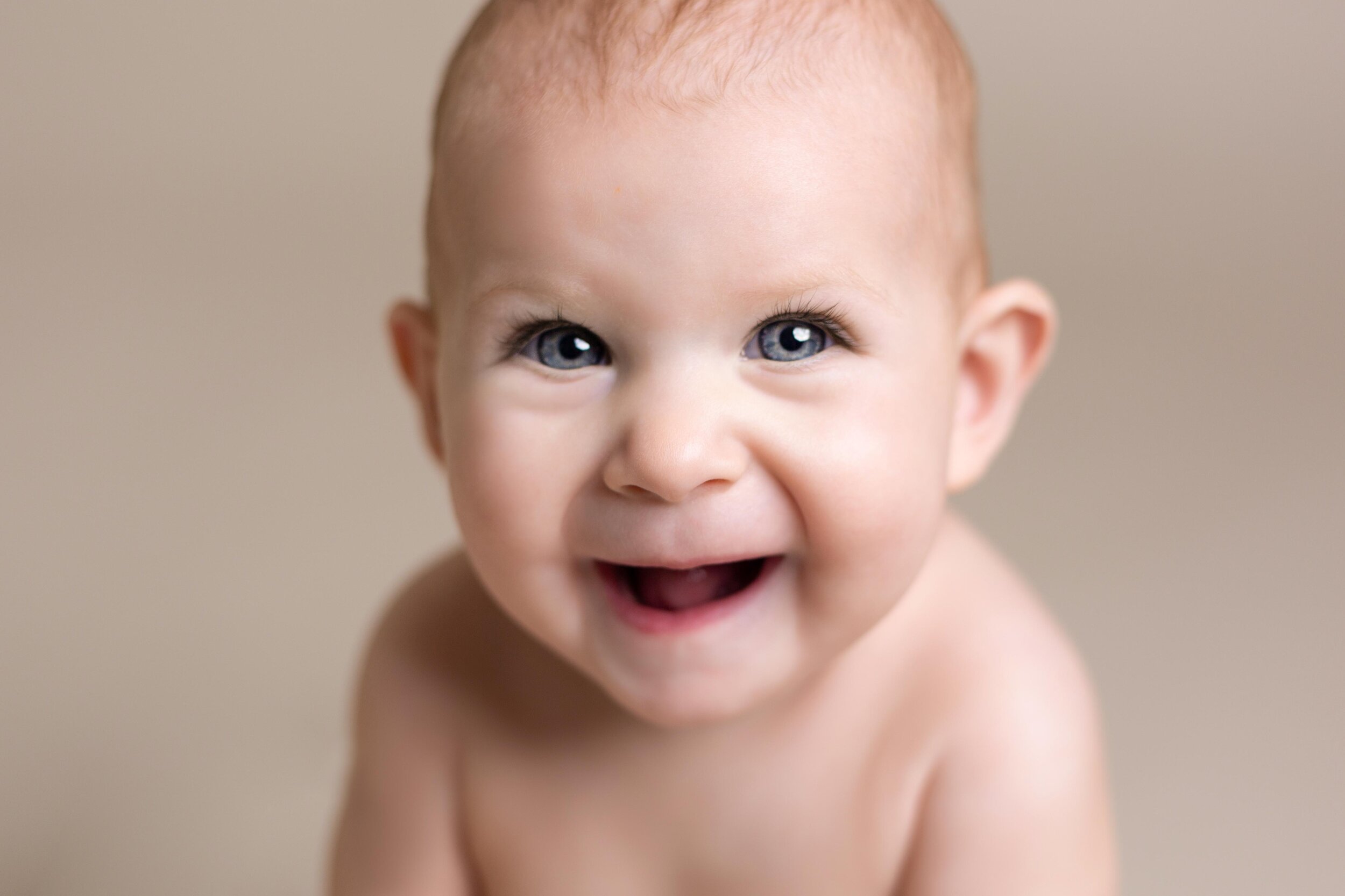 milestone-photography-6-months-old-sitter-session-lea-cooper-photography-wolverhampton.jpg