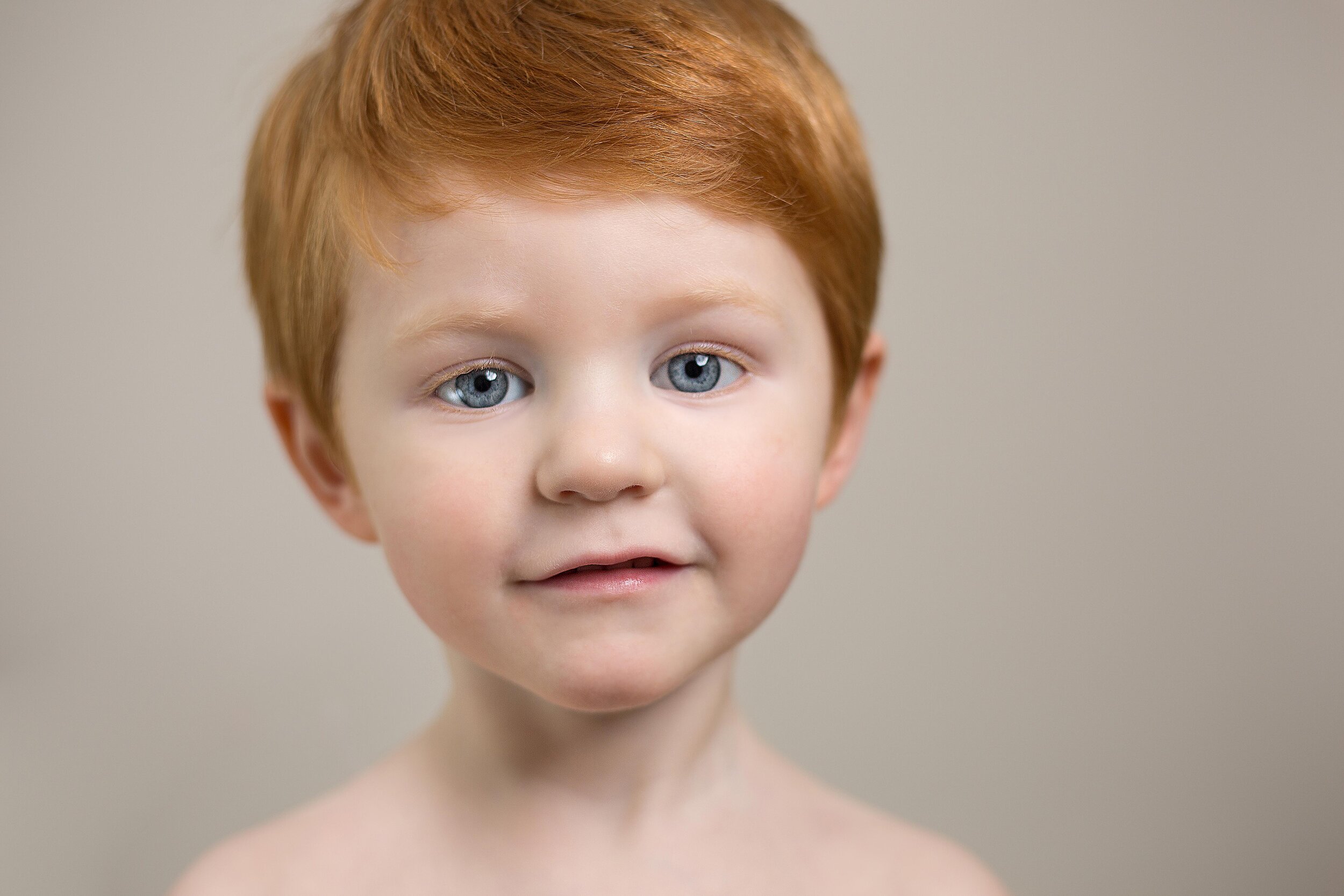 boy-CHILDRENS-PHOTOGRAPHY-LEA-COOPER-PHOTOGRAPHY-PORTRAIT.jpg