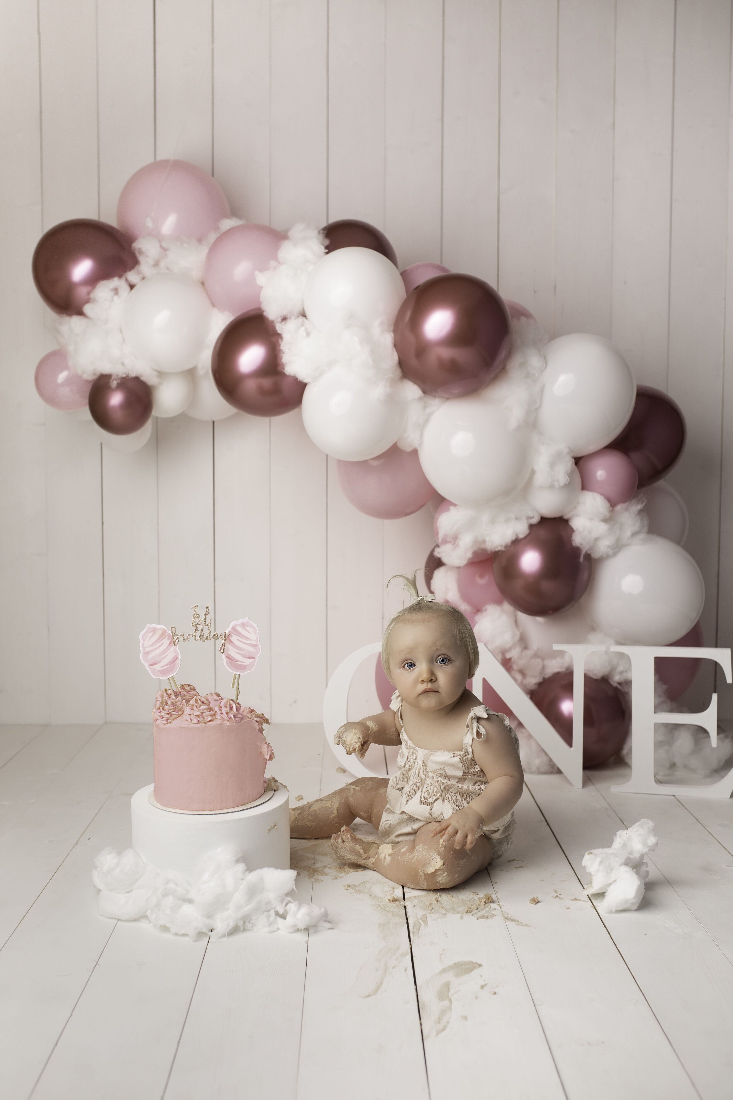 CAKE-SMASH-WILLENHALL-WOLVERHAMPTON CAKE SMASH -PHOTOGRAPHER-1ST-BIRTHDAY-CHILDRENS PHOTOSHOOT-16.jpg