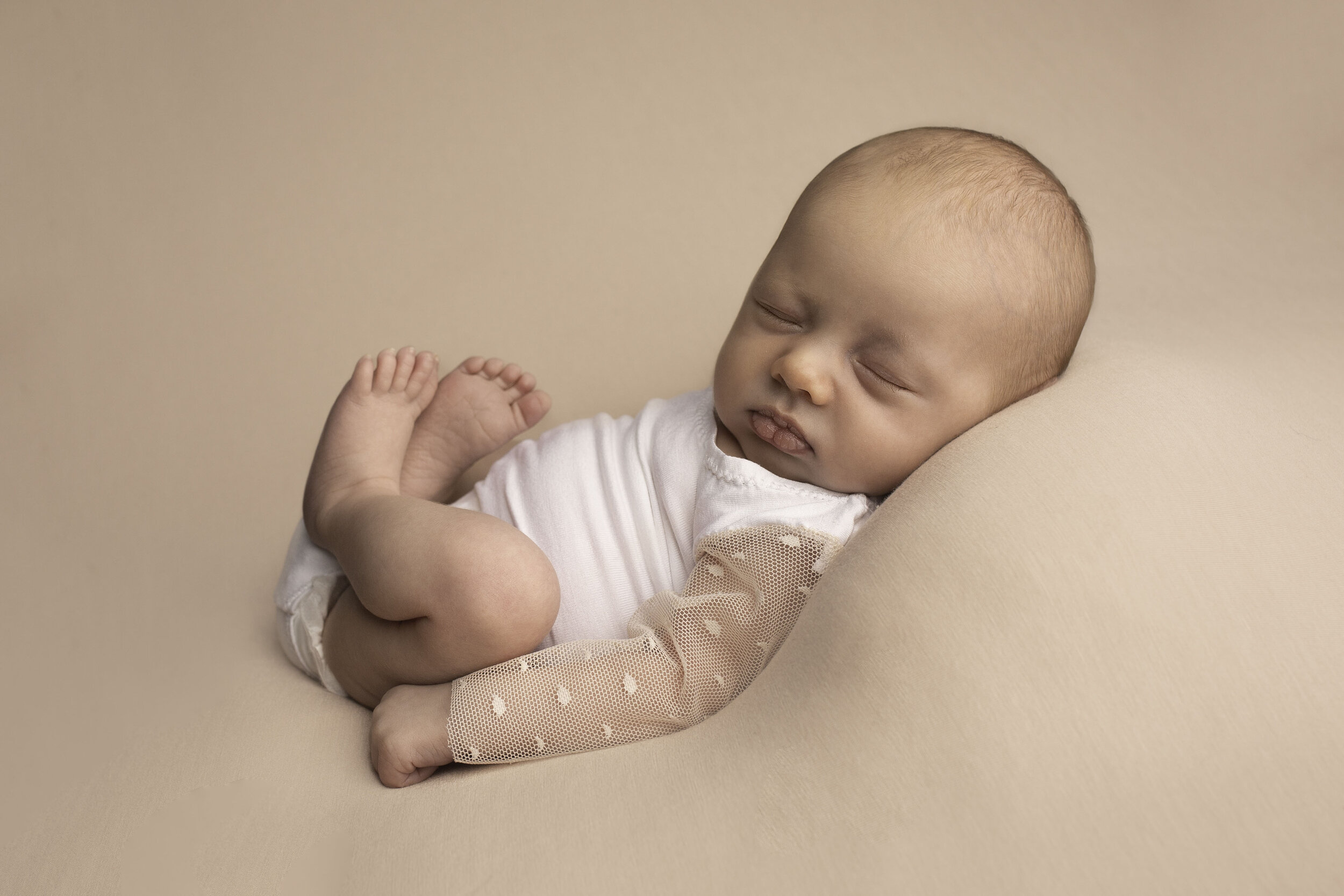 AVA-NEWBORN-PHOTOSHOOT-NEWBORN-SESSION-CHILD-PHOTOGRAPHY-LEA-COOPER-PHOTOGRAPHY-WILLENHALL-WOLVERHAMPTON-18.jpg