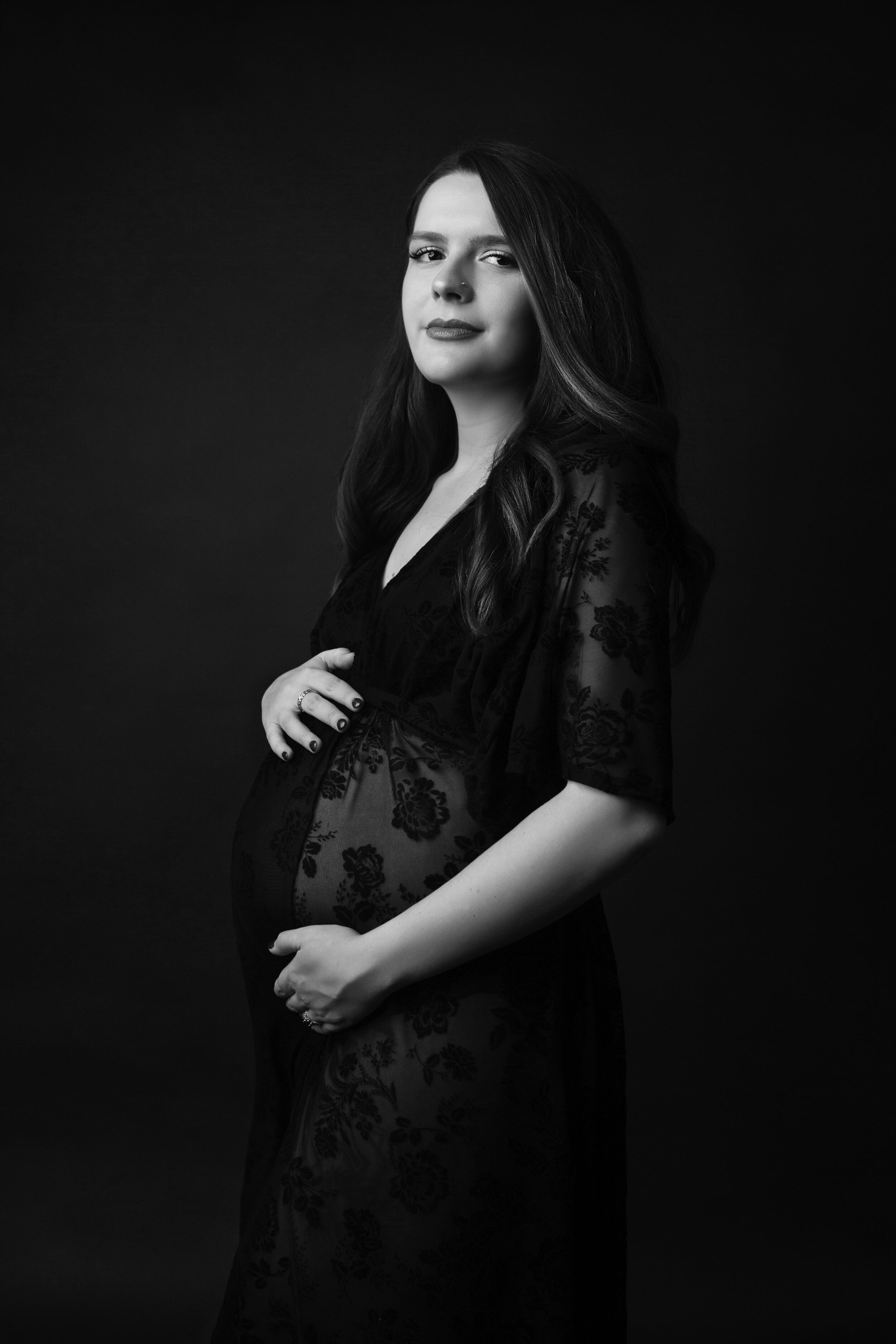 BW-PARIS-MATERNITY-PHOTOSHOOT-BUMP-SESSION-PREGNANCY-PHOTOGRAPHY-LEA-COOPER-PHOTOGRAPHY-WILLENHALL-WOLVERHAMPTON-5.jpg