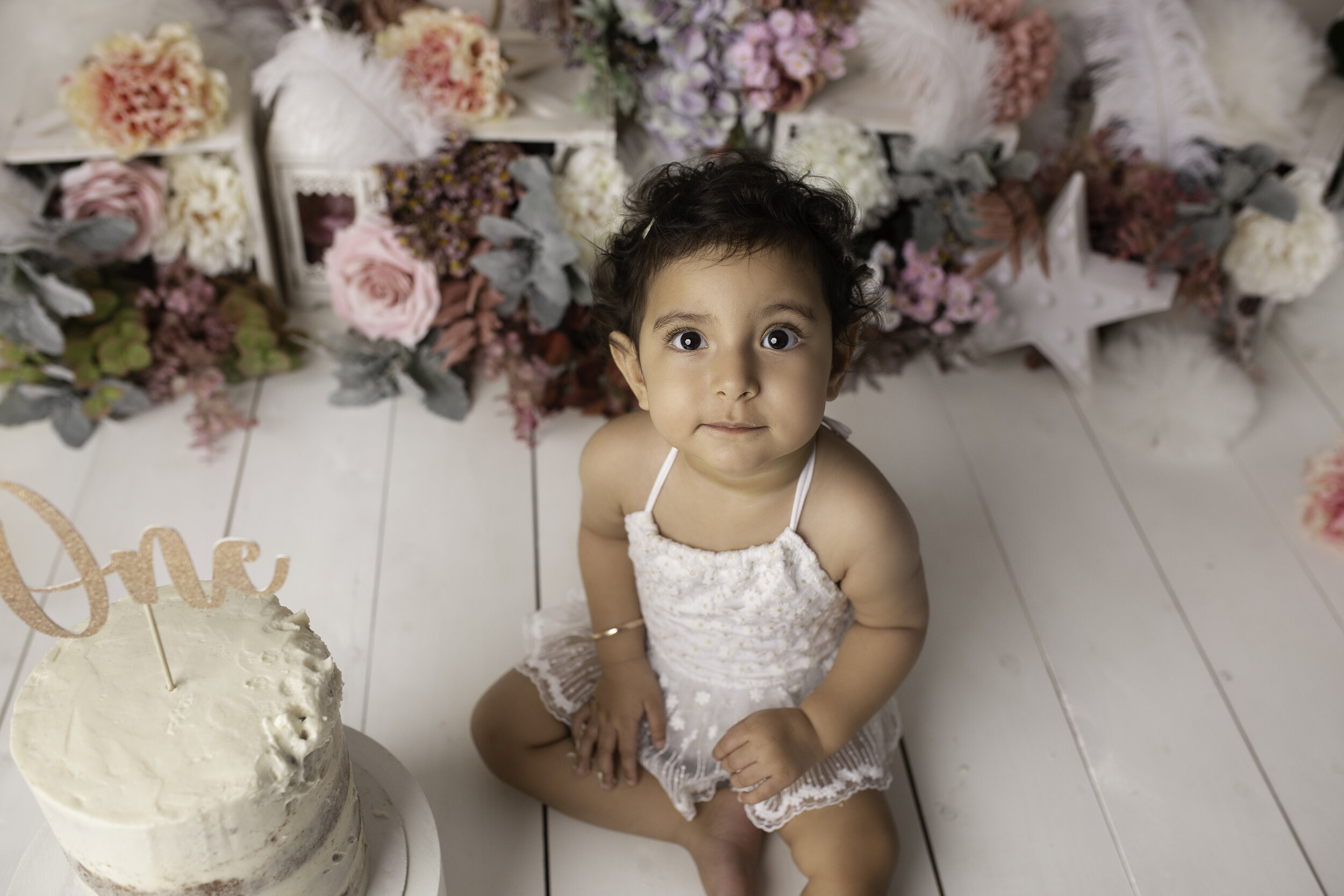 SREEYA-CAKE-SMASH-PHOTOSHOOT-BIRTHDAY-PHOTOGRAPHY-CAKESMASH-PHOTOGRAPHER-WILLENHALL-WESTMIDLANDS-LEA-COOPER-PHOTOGRAPHY-15.jpg