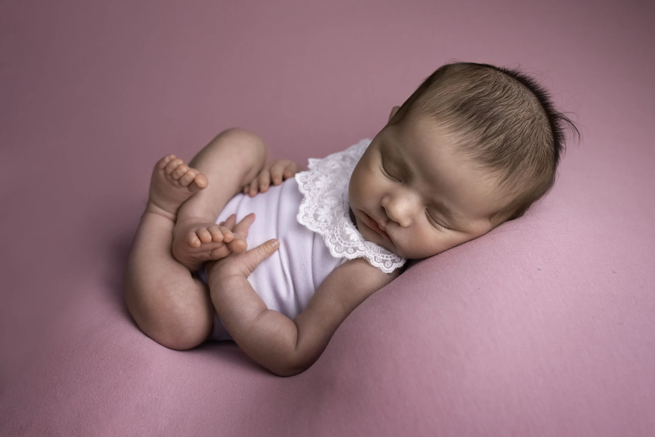 MILLIE-NEWBORN-PHOTOGRAPHY-WILLENHALL-CHILDRENS-PHOTOGRAPHER-WOLVERHAMPTON-LEA-COOPER-PHOTOGRAPHY-BABY-PHOTOSHOOT-120.jpg
