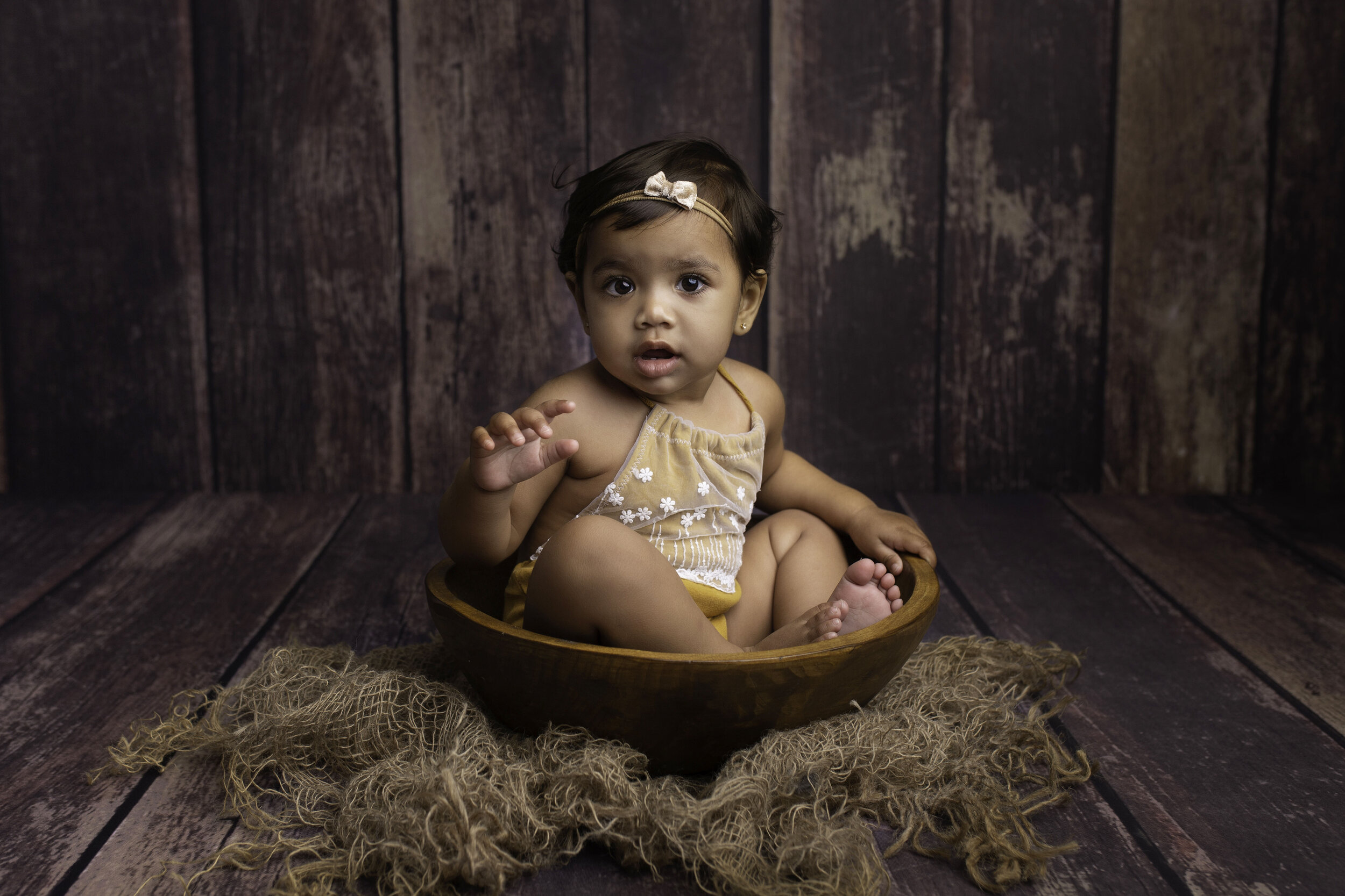 BABY-TWINS-BIRTHDAY-PHOTOSHOOT-CAKE-SMASH-LEA-COOPER-PHOTOGRAPHY-WILLENHALL-WOLVERHAMPTON-13.jpg