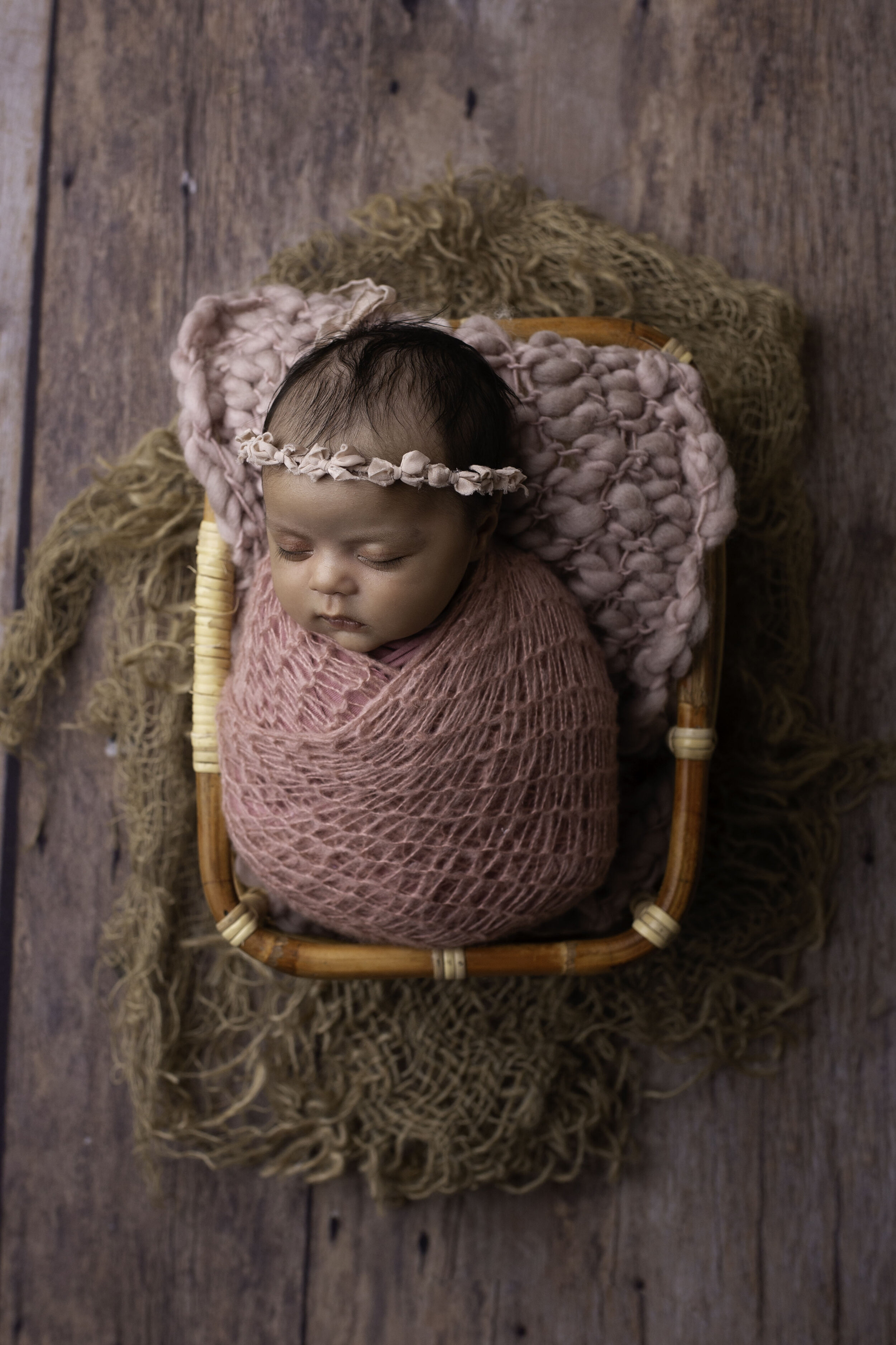 ARNEET-NEWBORN-PHOTOSHOOT-NEWBORN-PHOTOGRAPHER-BIRMINGHAM-BABY-PHOTOGRAPHY-WOLVERHAMPTON-LEA-COOPER-PHOTOGRAPHY-UK18.jpg