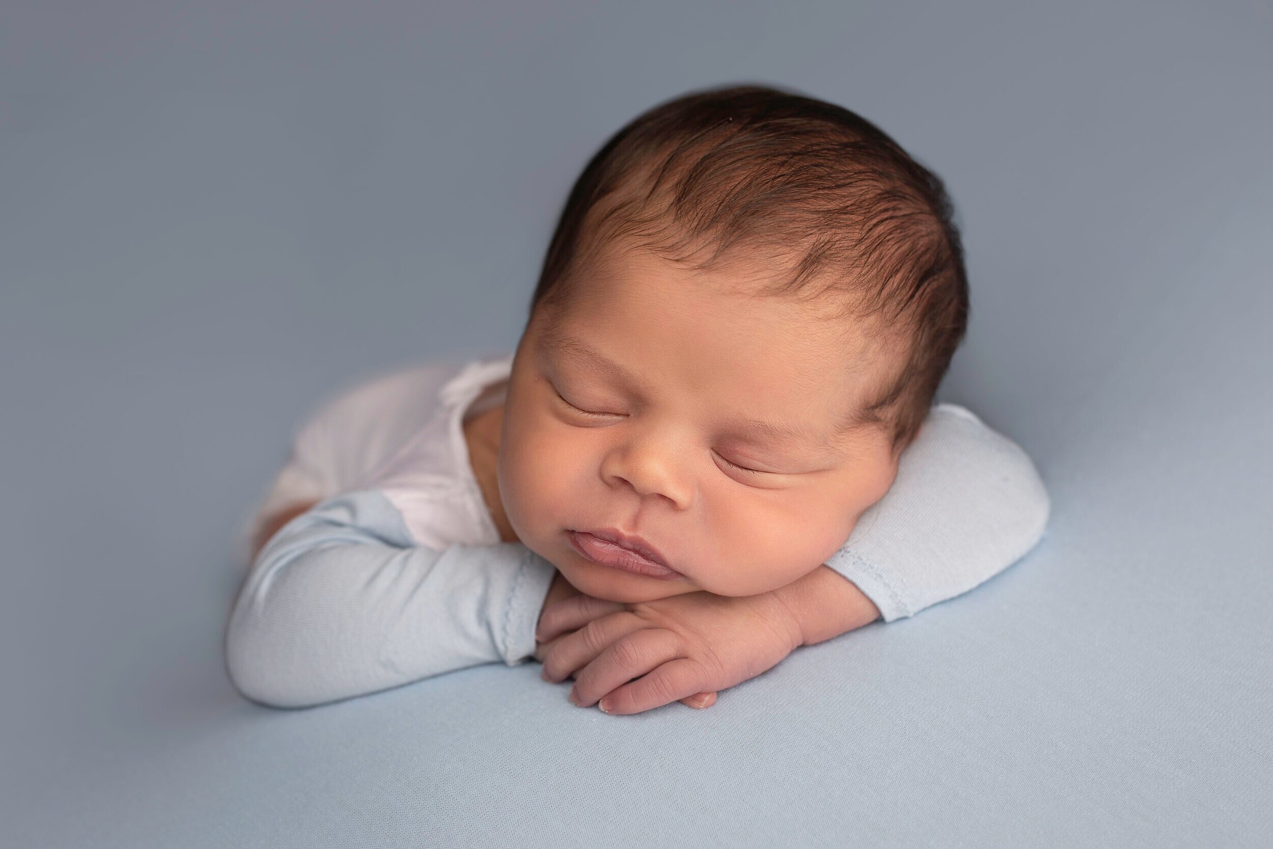 LUTHER-NEWBORN-BABY-PHOTOSHOOT-LEA-COOPER-PHOTOGRAPHY-WOLVERHAMPTON-WILLENHALL-12.jpg