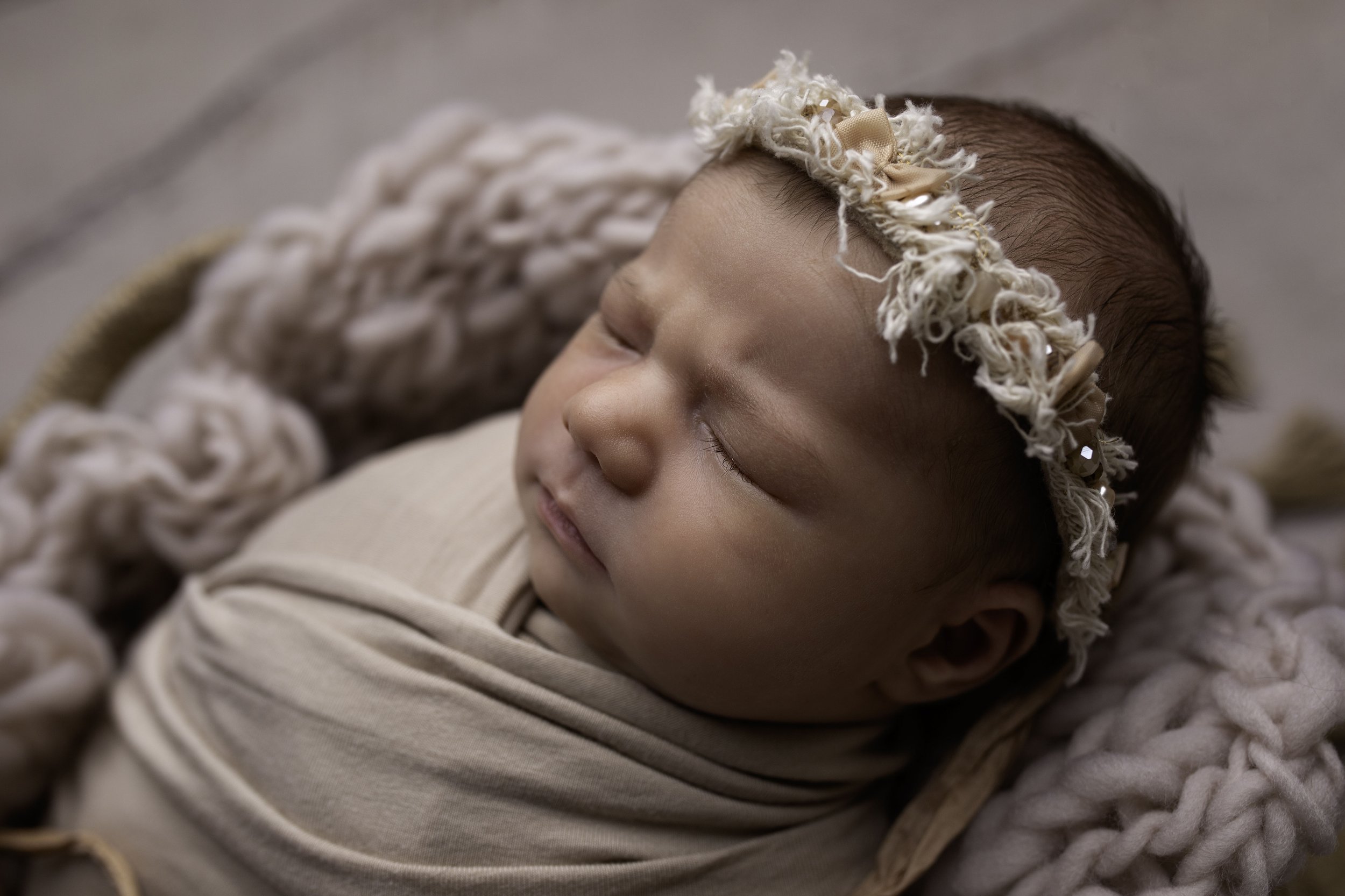 REMI-NEWBORN-PHOTOSHOOT-WOLVERHAMPTON-NEWBORN-PHOTOGRAPHER-BIRMINGHAM-LEA-COOPER-PHOTOGRAPHY-UK-13.jpg