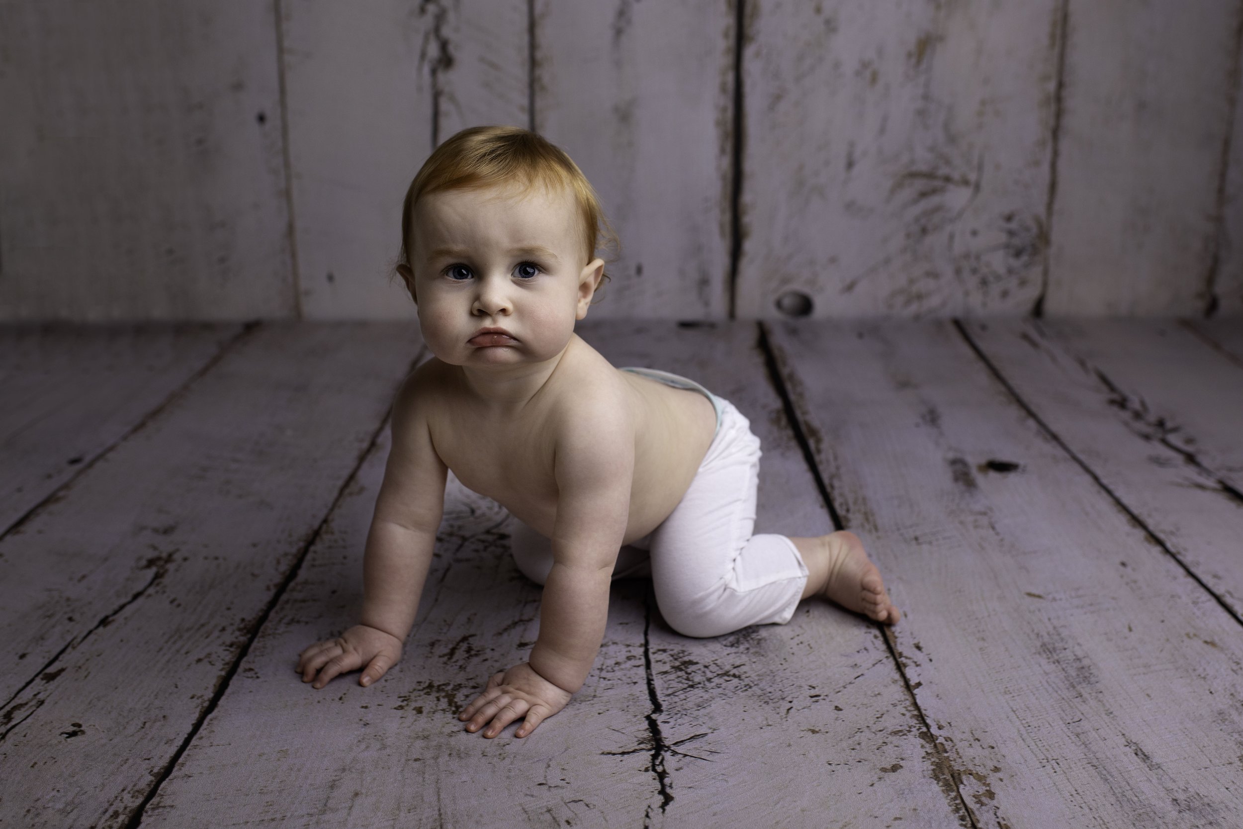 JOEY-CAKE-SMASH-PHOTOSHOOT-BIRMINGHAM-CAKE-SMASH-PHOTOGRAPHER-WOLVERHAMPTON-LEA-COOPER-PHOTOGRAPHY-10.jpg